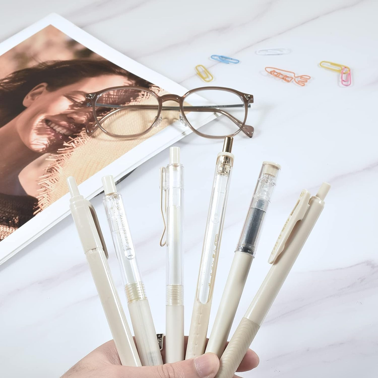 5Pcs Gel Pens and 1Pc Highlighter, Quick Dry Ink Pen Fine Point Black 0.5Mm, Aesthetic Retractable Rolling Ball Pen Smooth Writing for Journaling Notetaking (Black) image number 6