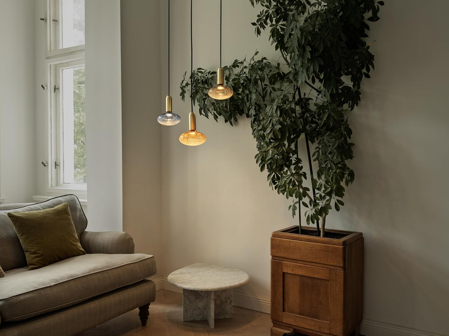 Decorative LED Lamp in Cracked Glass in Cracked Glass Flattened Orange