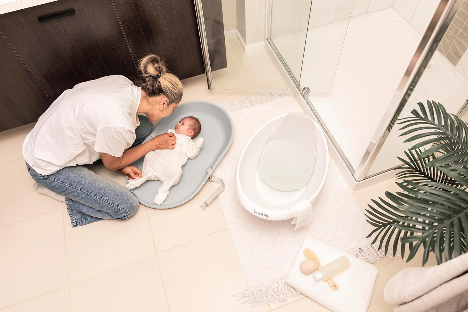 Non-Slip Base Cuddle Change Mat from Bubble (Beautifully Conceived) for Newborn through Toddler Years Supporting up to 16.3Kg image number 4