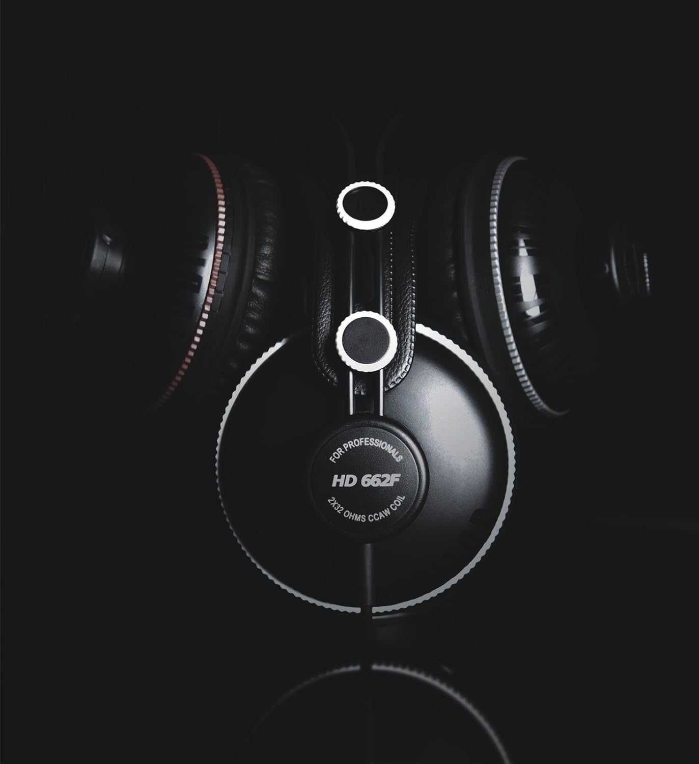 Superlux HD662 Enclosed Professional Monitor Headphones image number 3