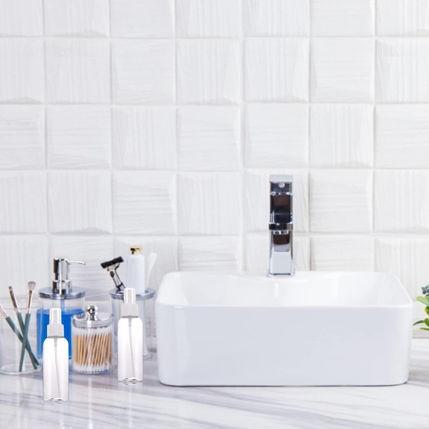 Travel Bottles, 3Pcs Mini Spray Bottles, Atomiser Spray Bottle, Reusable Plastic Mini Travel Sprayer Bottles Set, Small Refillable Containers for Travelling, Cosmetic, Perfume, Essential Oil, 20Ml