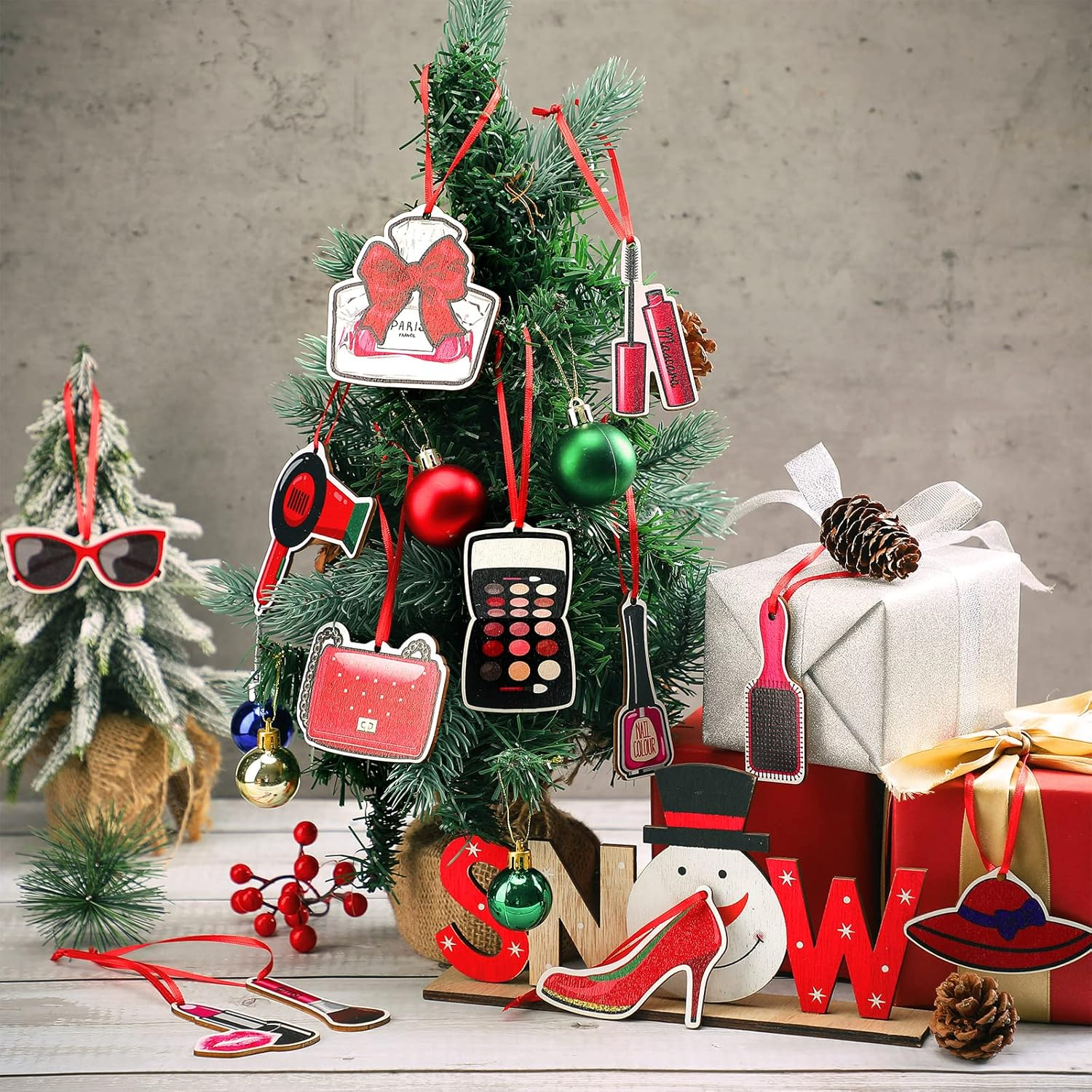 Blulu 12 Pieces Christmas Makeup Ornaments Wooden High Heels and Lipsticks Hair Salon Ornament for Christmas Tree Hanging Decor (Beauty Style) image number 4