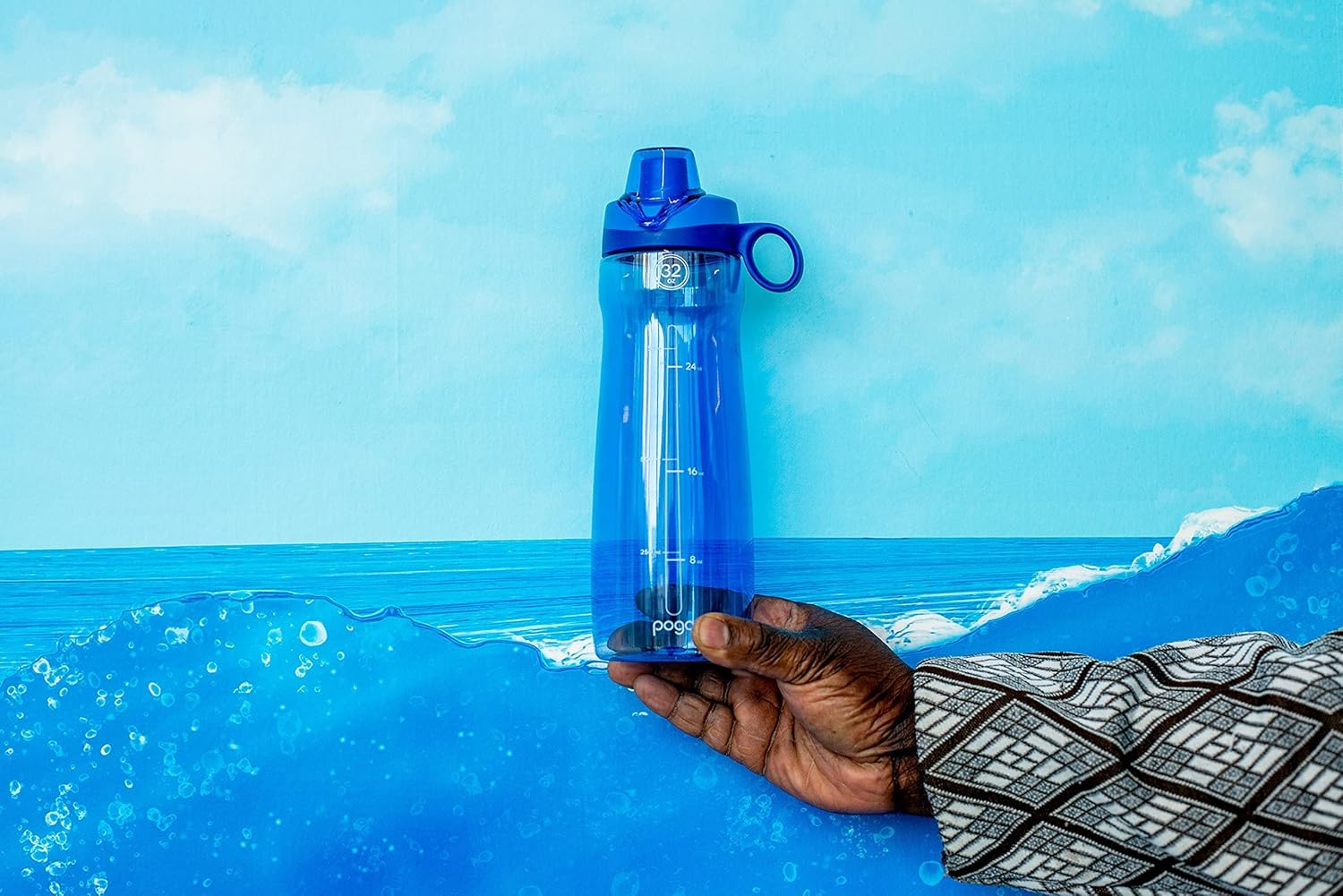 Pogo Bpa-Free Plastic Water Bottle with Chug Lid, 32 Oz. image number 4