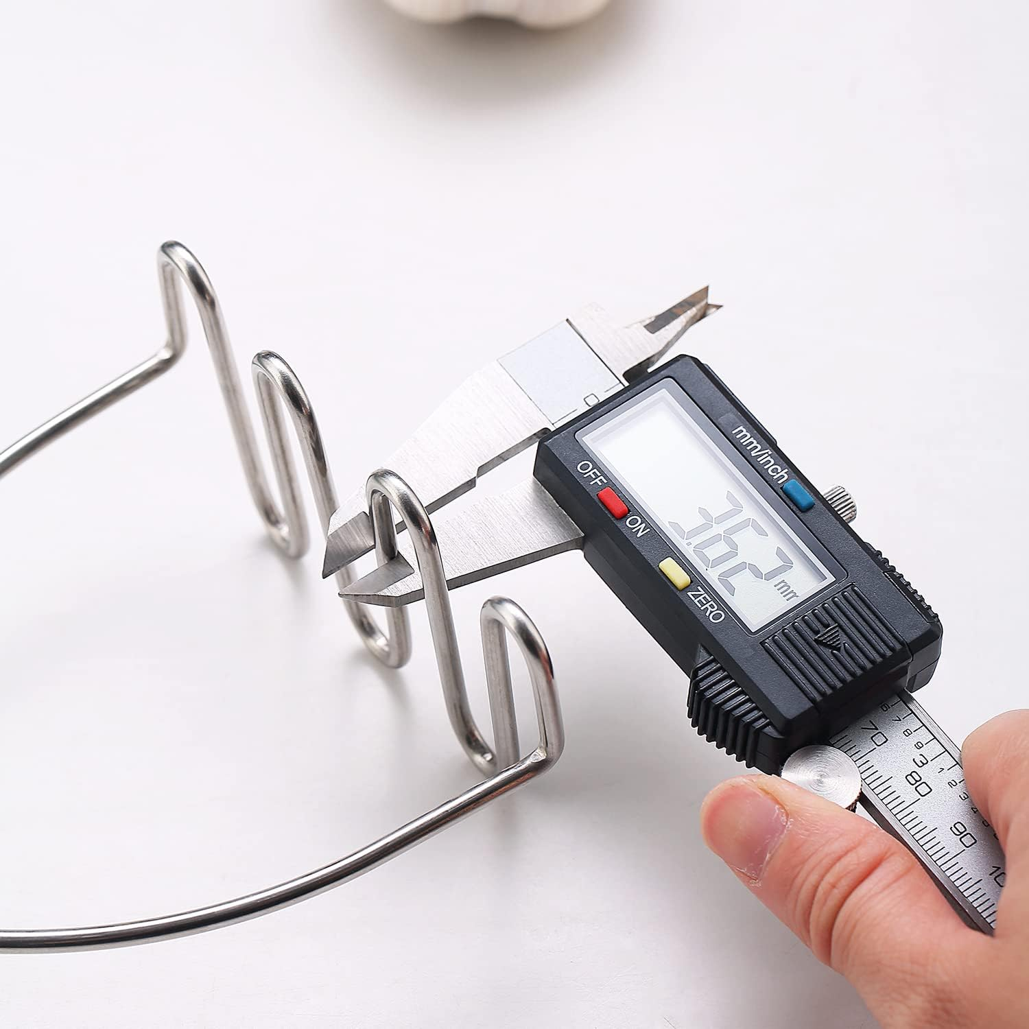 Potato Mashers, Kyraton Heavy Duty Stainless Steel Potato Ricer with Firm Grip, Kitchen Masher Perfect for Mashed Baby Food, Vegetable, Fruits, Mashed Potatoes, Jam, Use for Cooking and Kitchen Gadget