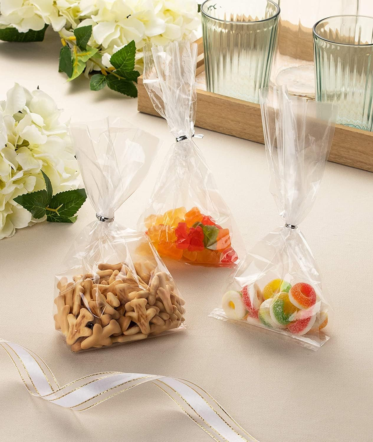 100PCS Ling-Luo Clear Cellophane Bags, 10Cmx15Cm Small Treat Bags with Twist Ties for Cake Pops, Candy, Goodies, Rice Crispy Treats, Favors, Birthday Party (4'' X 6'') image number 1