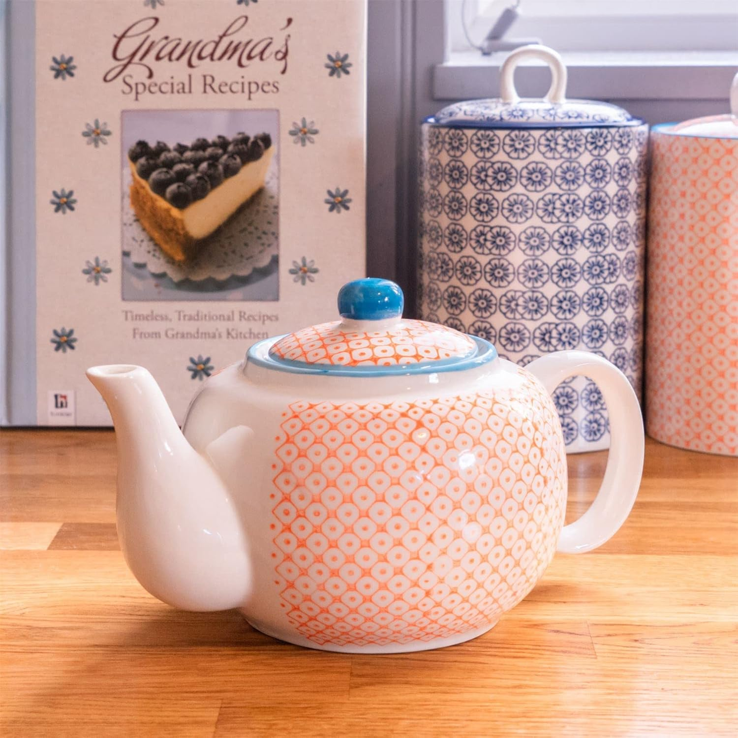 Nicola Spring Hand-Printed Teapot - 820Ml - Orange Traditional Decorative Floral Pattern Porcelain Tea Pot with Lid Tableware Large Teapot for Tea, Milk