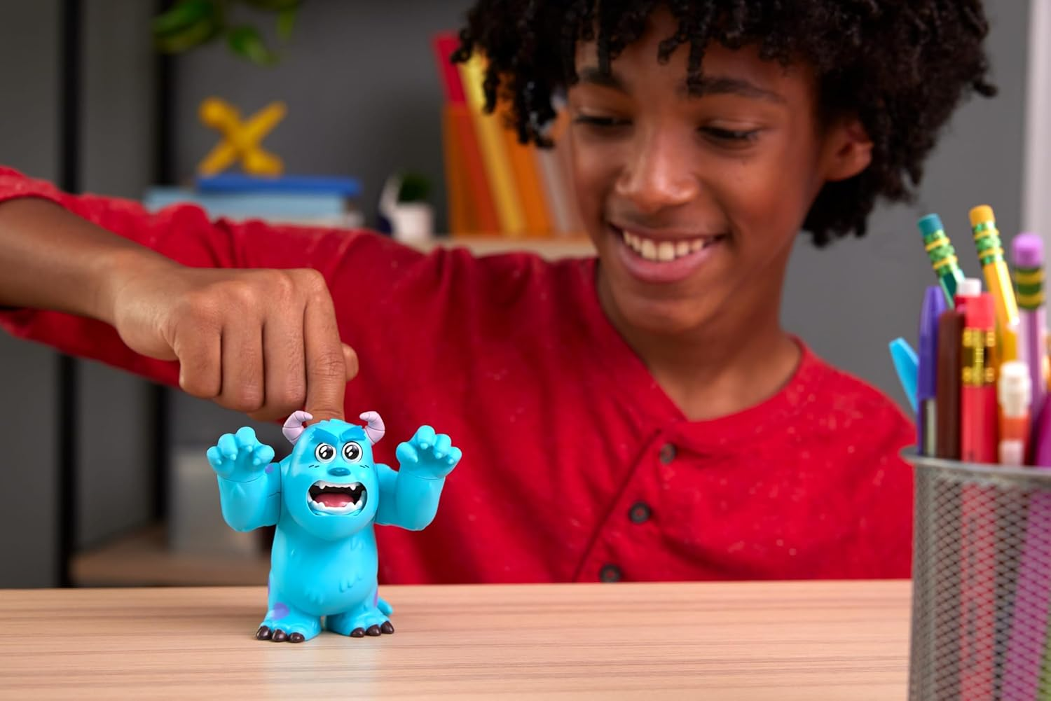 Disney Princess Pixar Click Figs Sulley Monsters Inc., James P Sullivan 3.5-Inch Movie Toy, Pop up Action Arm Move & Scare Face, Clicker Sound image number 3