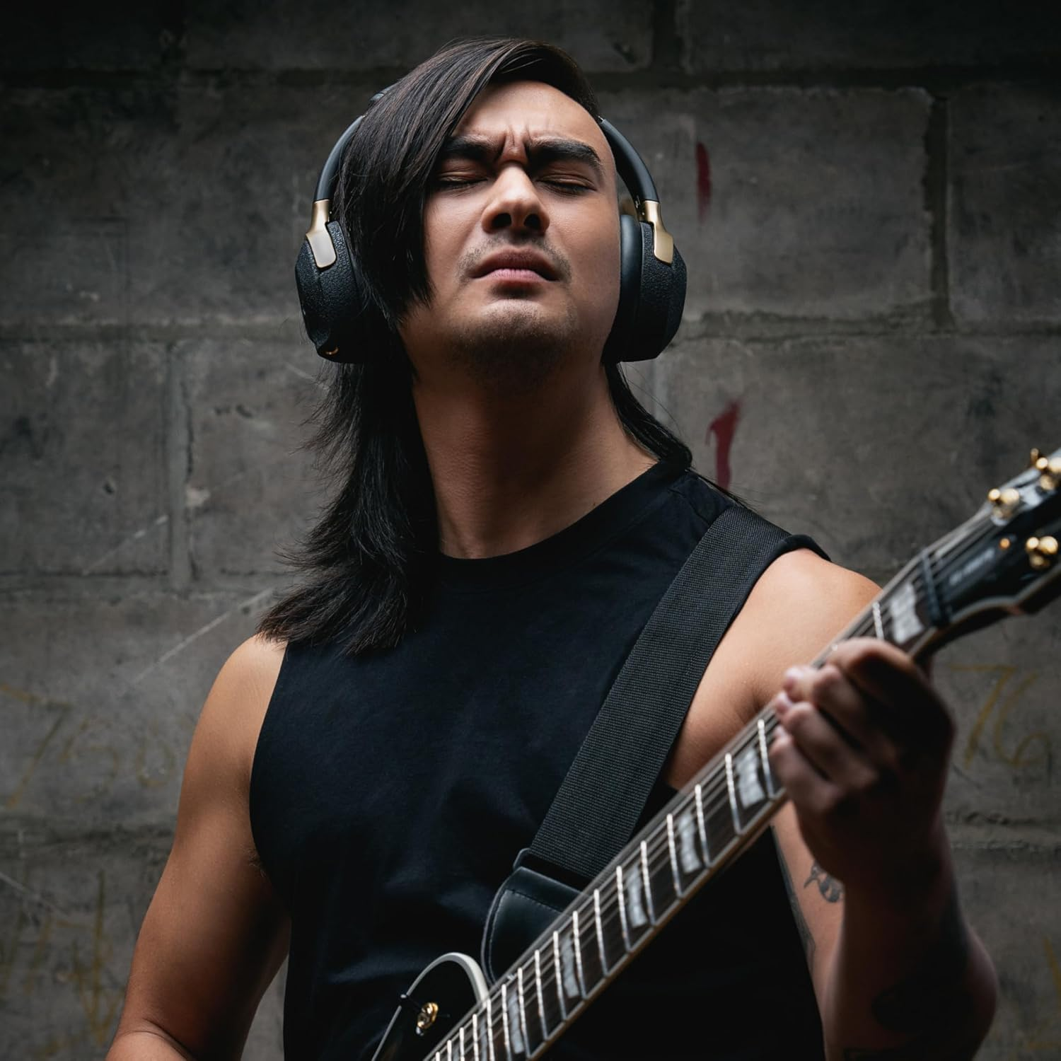 Positive Grid Spark NEO Wireless Guitar Headphone Amp & Ai-Powered Guitar Rig with Custom Audio Drivers, Noise-Isolation, Bluetooth Streaming & Smart App for Electric, Acoustic and Bass Guitar image number 4