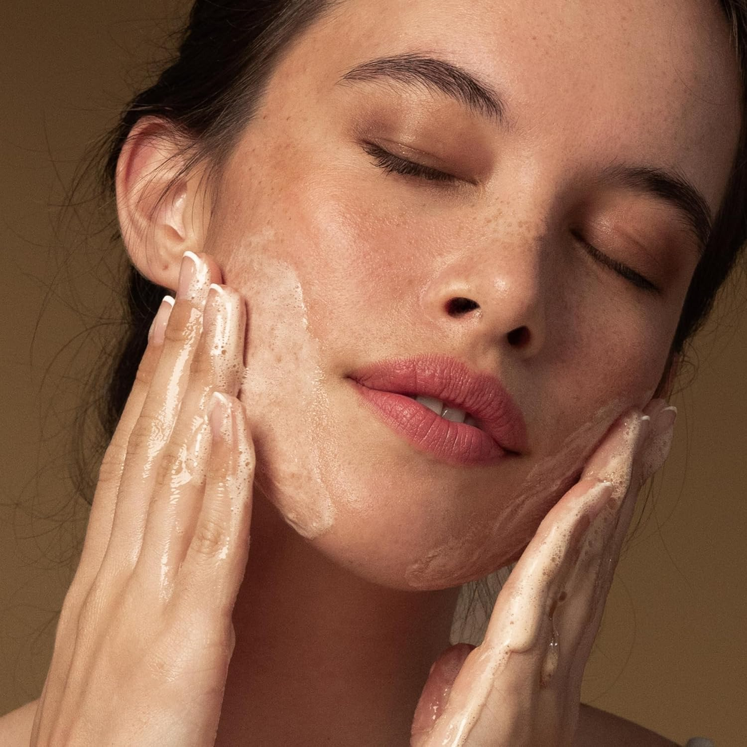 Antipodes Juliet Skin-Brightening Gel Cleanser, 100% Natural, Cruelty-Free & Vegetarian, 200 Ml image number 4