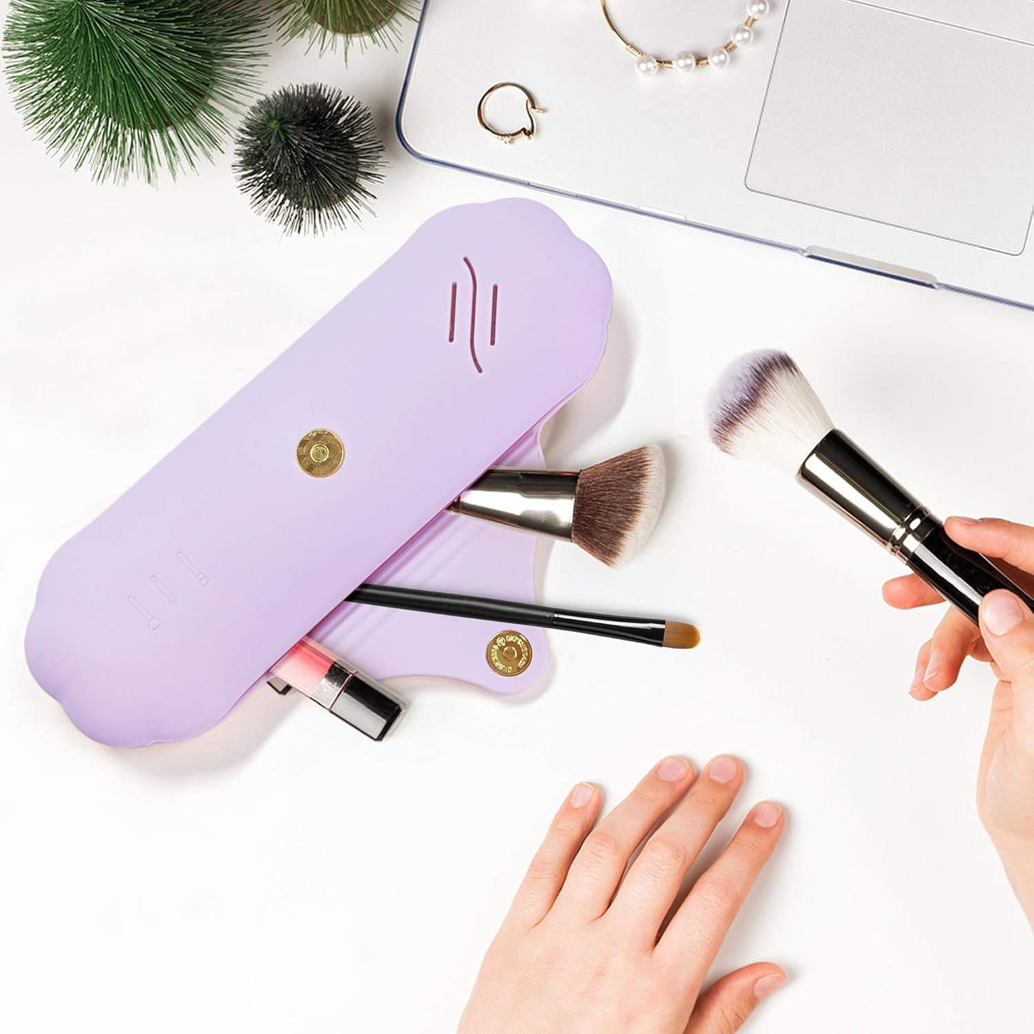 AWINNER Silicone Makeup Brush Holder Travel Cosmetic Bag,Soft Portable Cosmetic Face Brushes Holder with Anti-Fall Out Magnetic Closure, Large Travel Makeup Brush Case, Purple, Modern - Purple image number 4