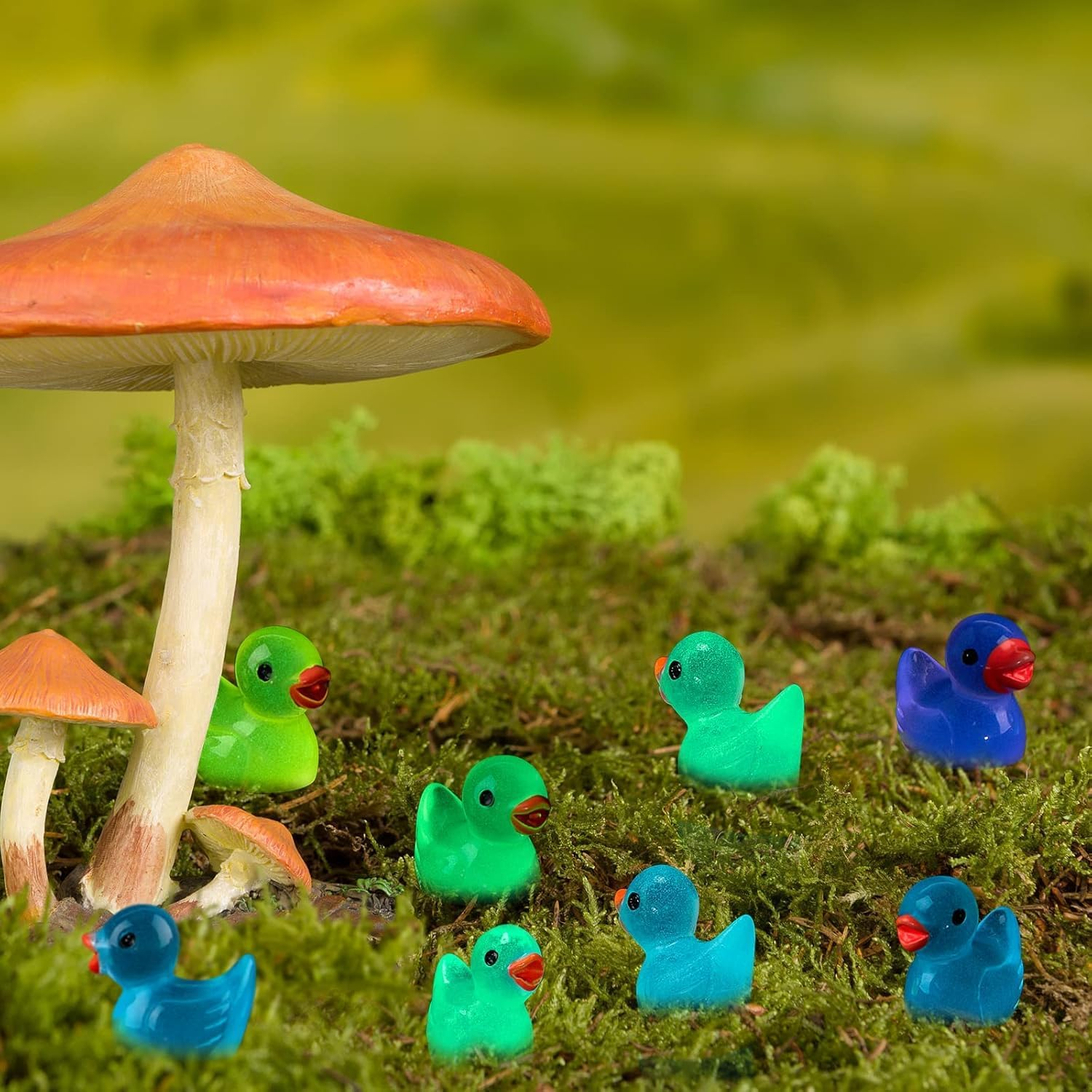 100 Pcs Mini Animals Miniature Resin Figurines in the Mini Animals Garden Miniature Moss Landscape DIY (Duck)