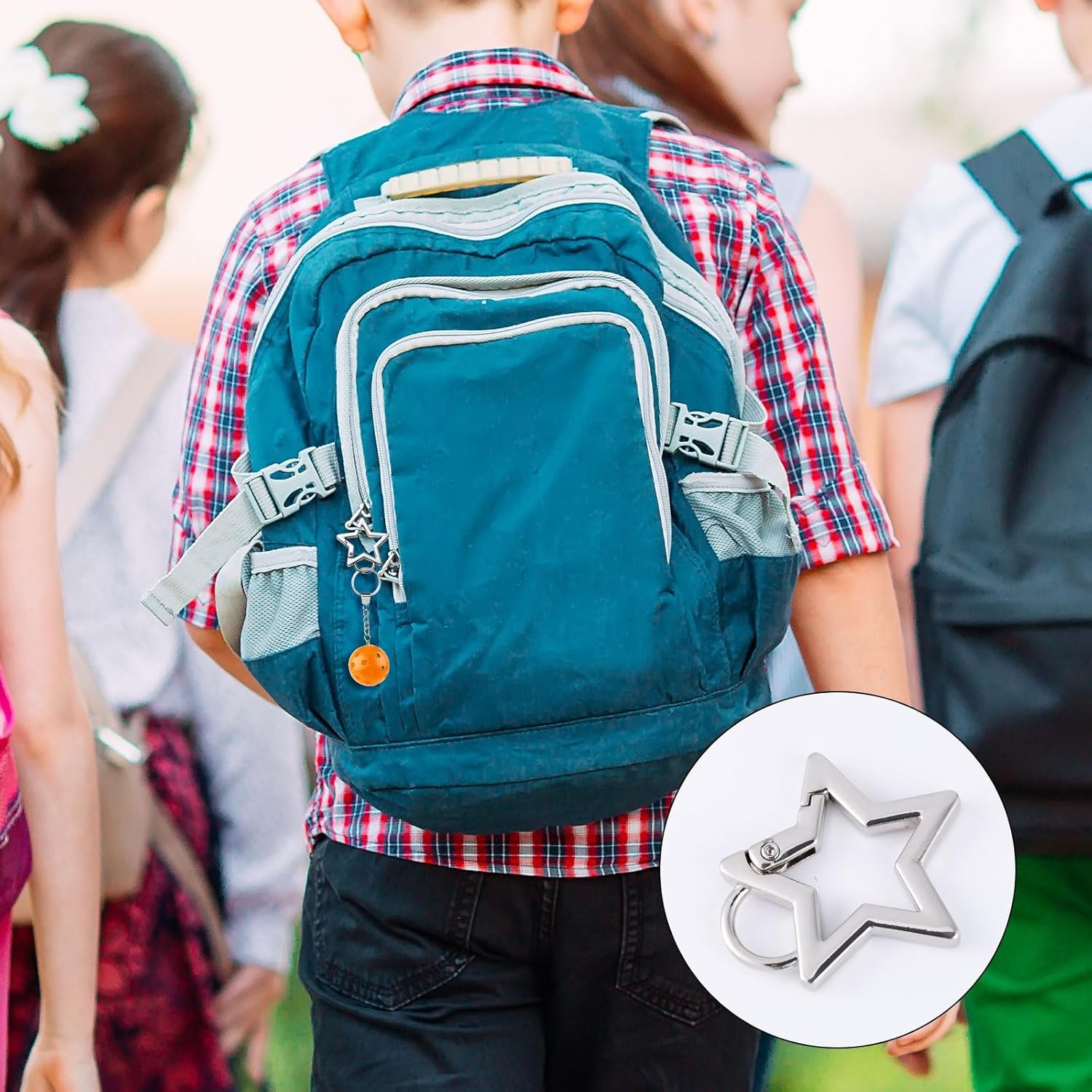 4 X Star Carabiners, 4 Cm and 3.2 Cm Zinc Alloy Climbing Carabiner Fashion Star Shape Key Ring for Camping Outdoor Travel (Black, Silver) image number 5