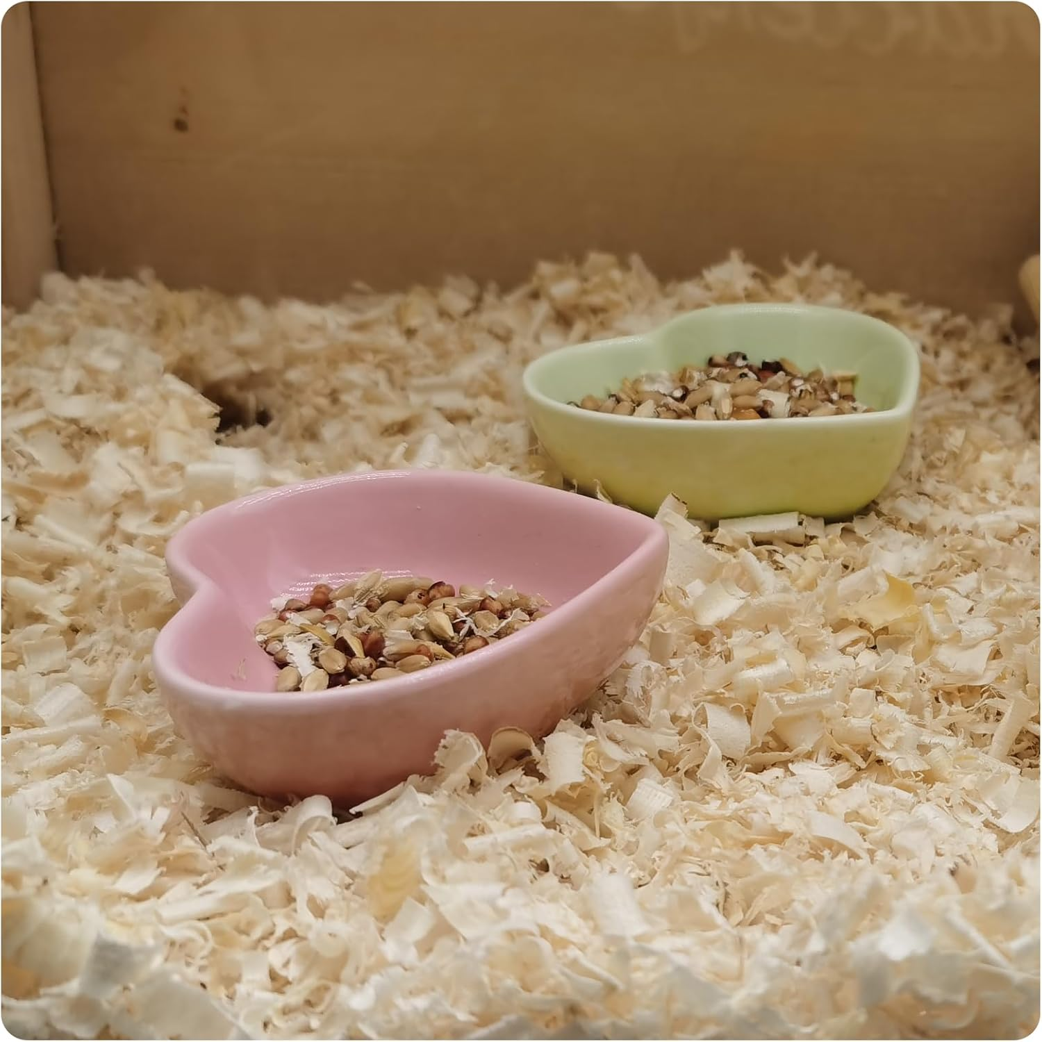 Luckyopt Hamster Bowl Ceramic Heart Shape Pet Feeding Bowl Washable Small Animal Bowls Hamster Water Bowl for Guinea Pigs, Gerbils, Hedgehogs, Chinchilla, Parrot (Red) image number 4