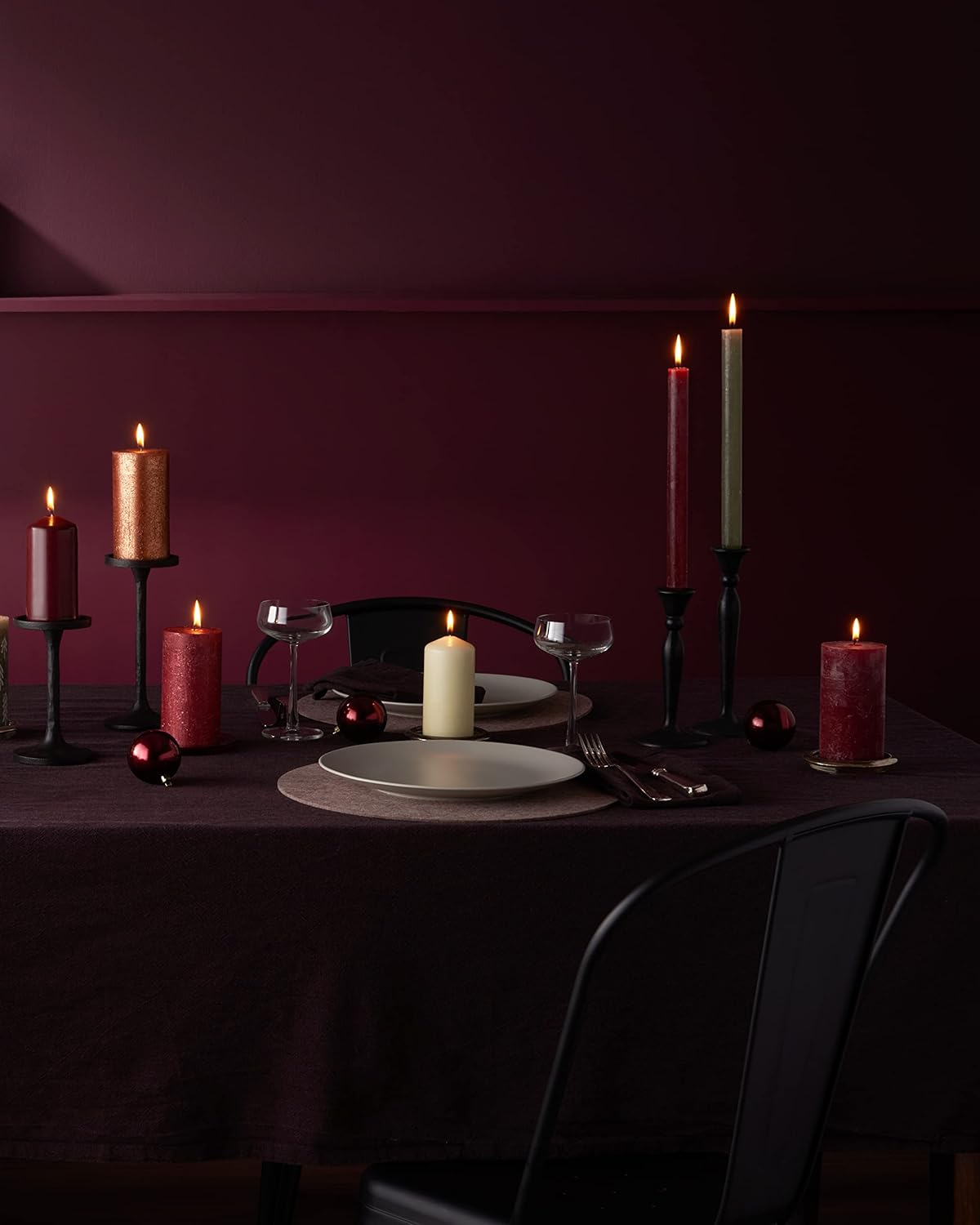 Bolsius Tapered Dinner Pillar Candles - Dark Red - Pack of 16 - Long Burning Time of 13 Hours - Household Candle - Interior Decoration - Unscented - Includes Natural Vegan Wax - 27 X 2.3 Cm