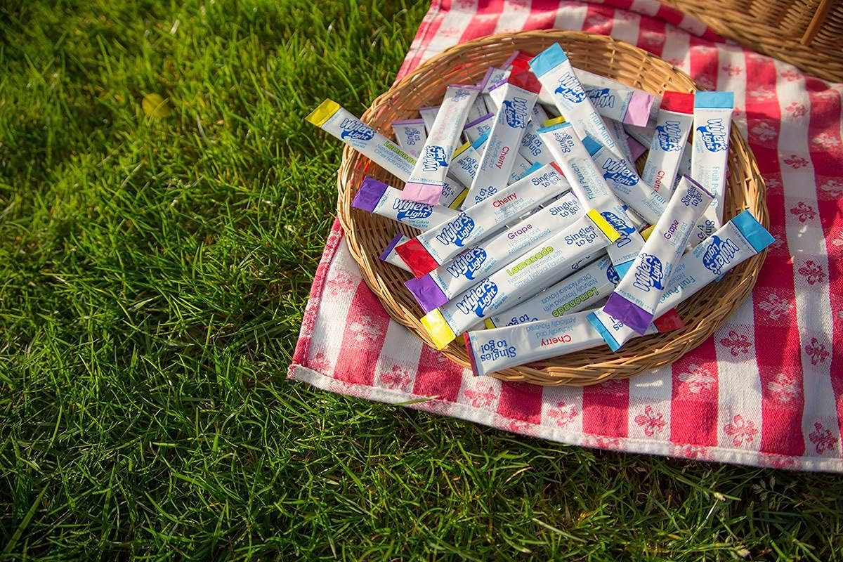 Wyler'S Light Singles to Go Powder Packets, Water Drink Mix, Watermelon Lemonade, 96 Servings, 8 Count X Pack of 12 image number 2