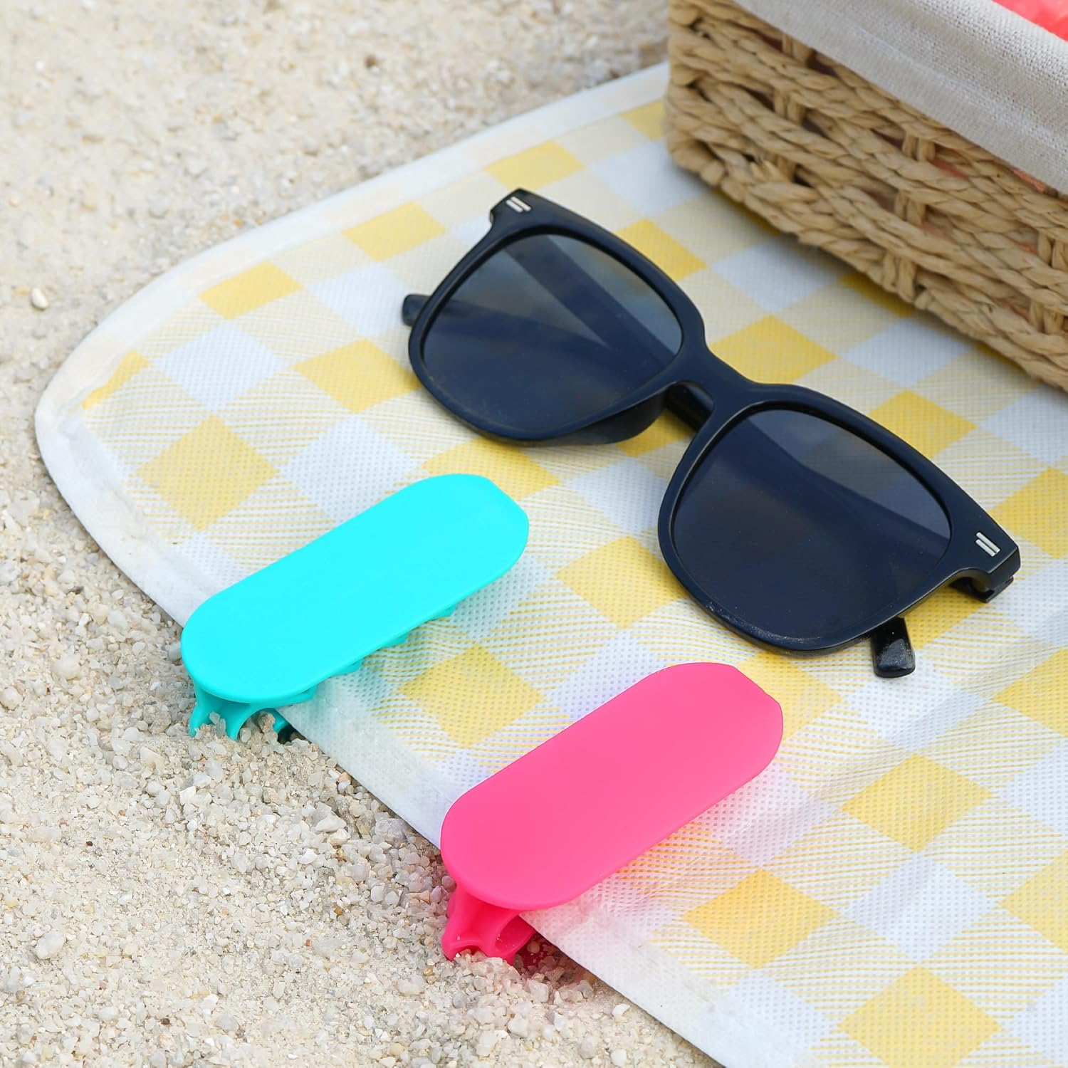 SHIDOW Beach Stakes, Outdoor Towel Anchor Stakes Picnic Mat Clips, Clamps Picnic Blanket Holders, Towel Sand Spikes, Beach Accessories for Vacation (8 PCS Pink, Water Blue) image number 2