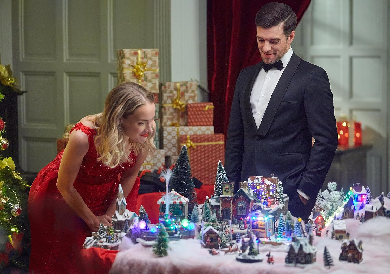 Hallmark Channel Countdown to Christmas 6-Movie Collection 3 image number 3