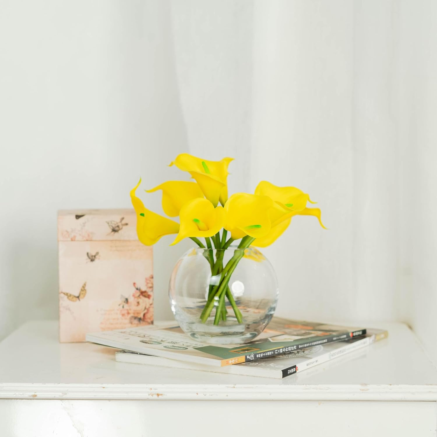 Glamorous Fusion - 22Cm Calla Lily Arrangement in Glass Vase (Yellow)