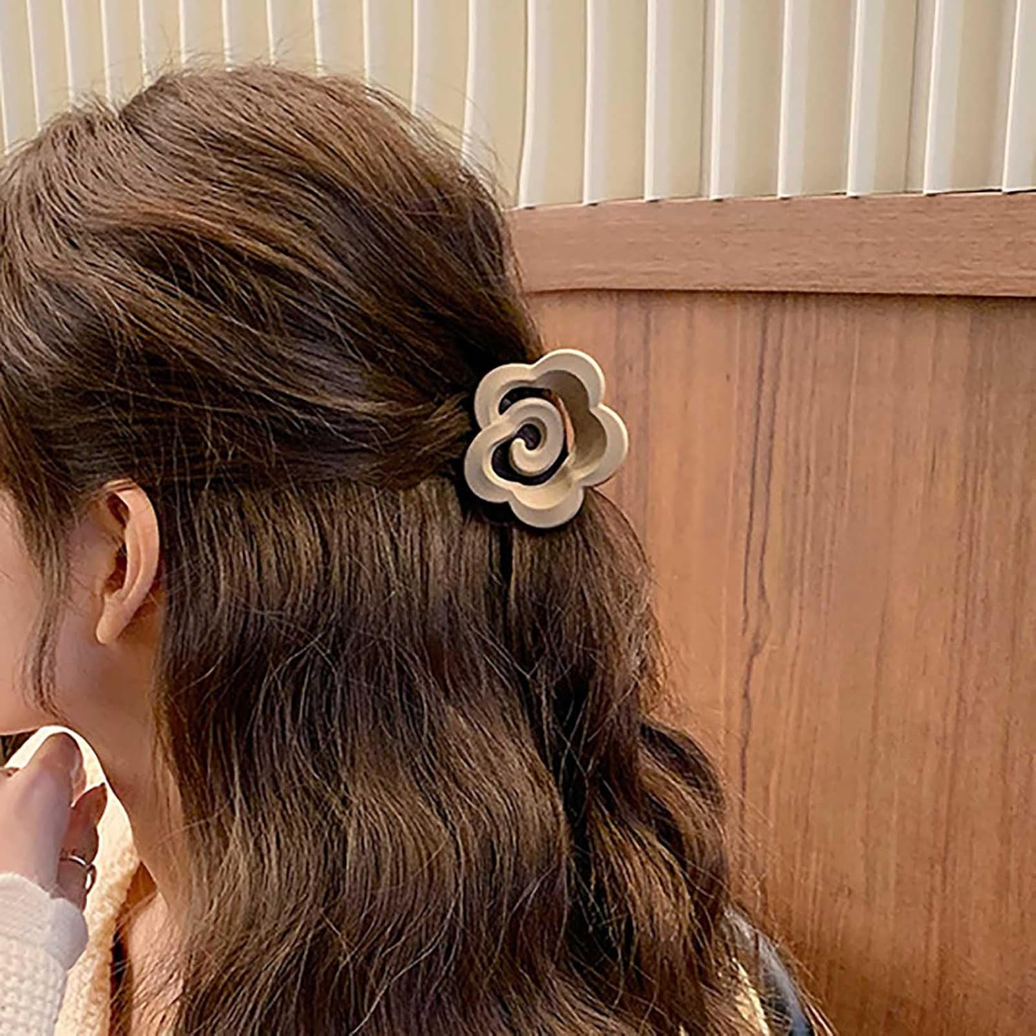 Inateannal Flower Claw Hair Clips Matte Flower Hair Clips White Medium Hair Clip Plastic Thick Hair Non-Slip Strong Hold Claw Camellia Hair Accessories image number 4