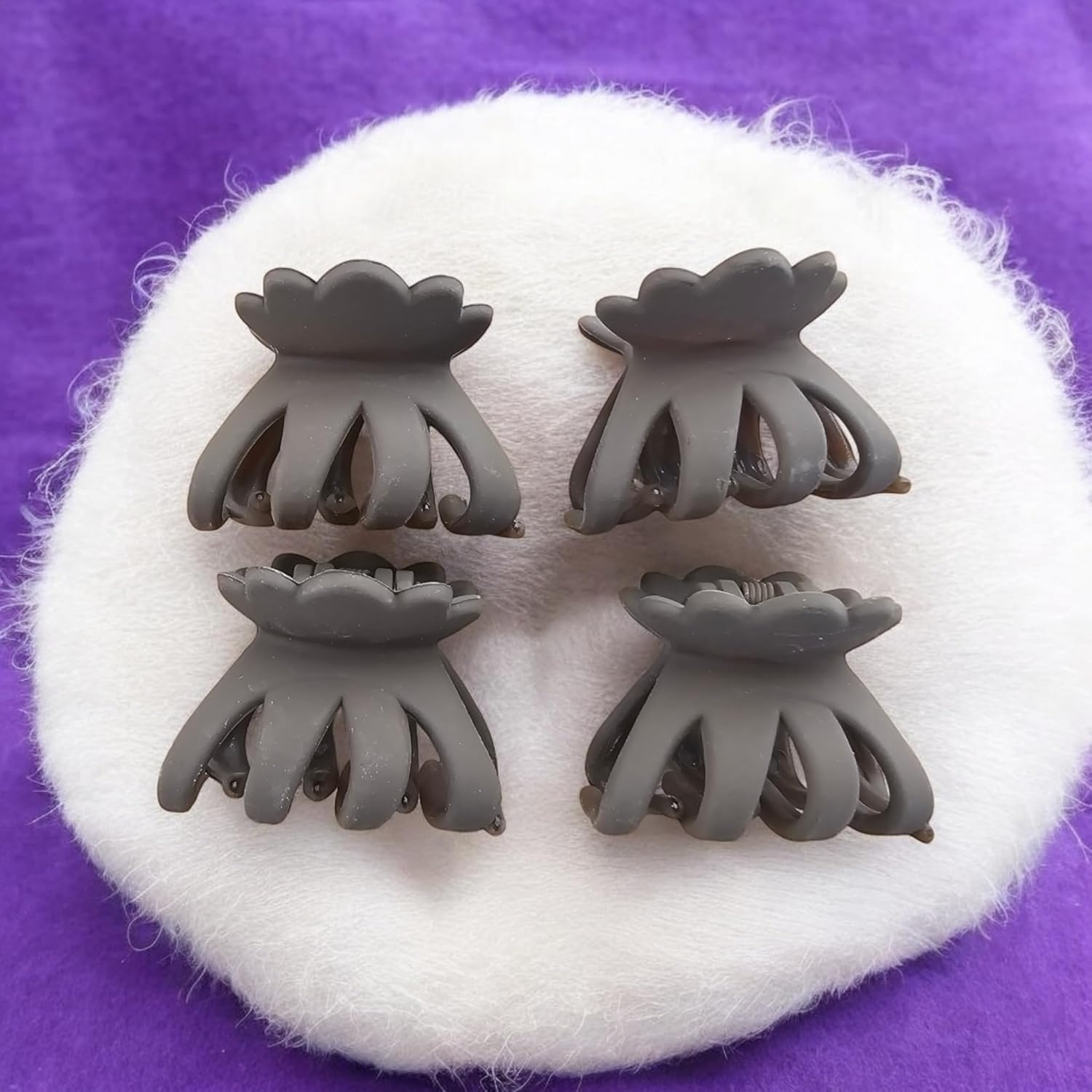 PARENCE. - Set of 4 Mini Hair Clips - Solid Metal Spring, Interlocking and round Teeth - Compact and Practical Accessory for Women - 4X3Cm