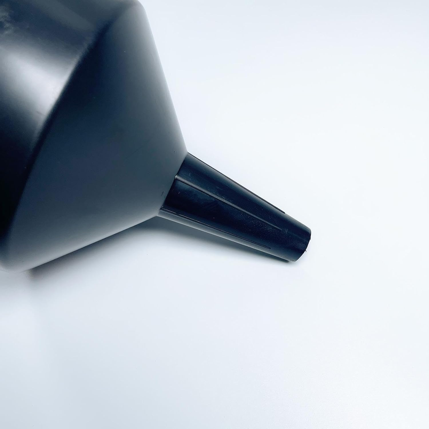 Mqetly 9 Liters Mechanic Car Oil Drain Pan and Funnel 14X14X5Inch Oil Change Tray for Cars, Motorcycles, Boats Versatile image number 5