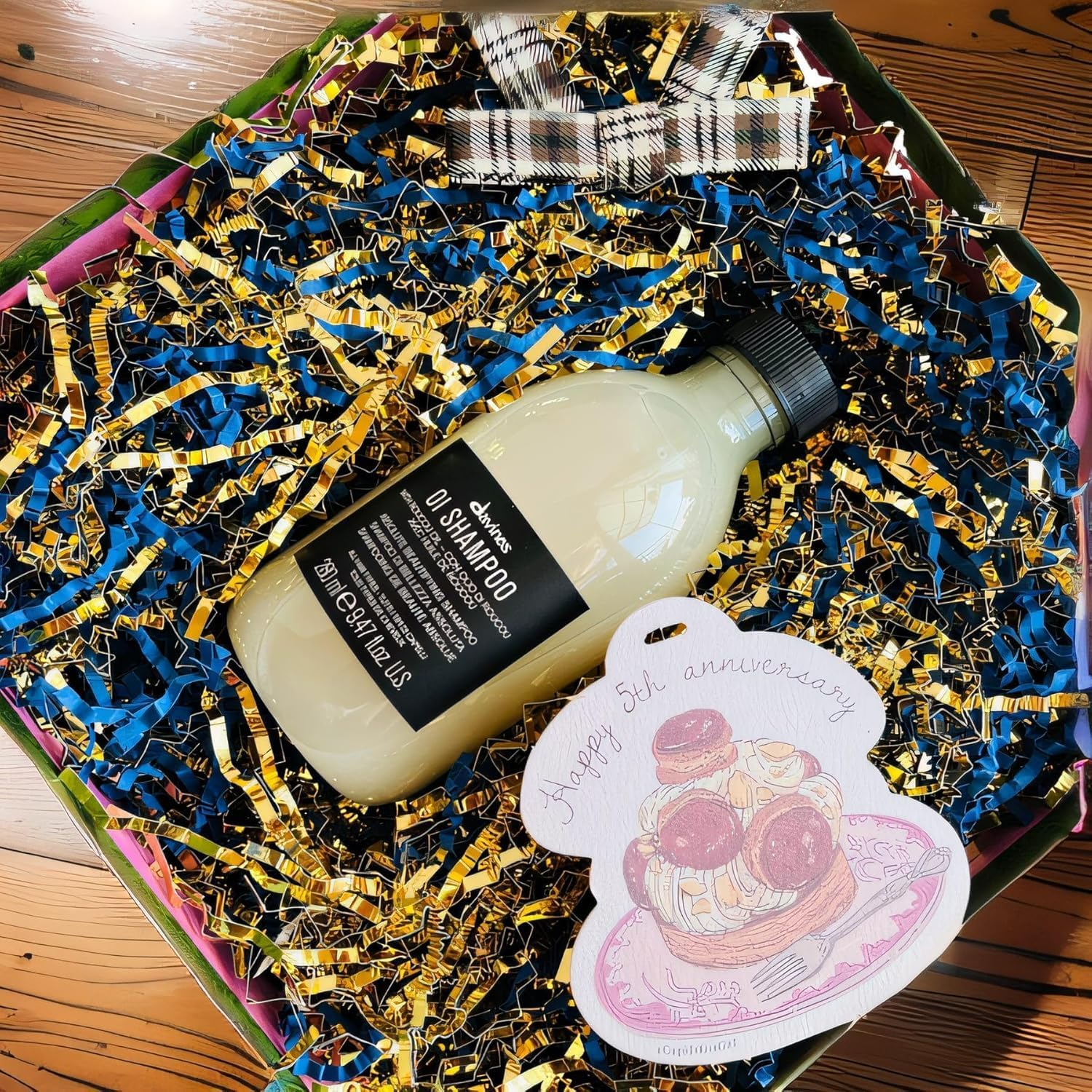 Crinkle Cut Paper Shred Filler (1/2 LB) for Valentine'S Day Gifts Craft Diy'S Packaging, White & Gold Shredded Paper for Gift Box, Wrapping & Basket Filling for Christmas, Halloween & Wedding Decorations (White & Gold） image number 2