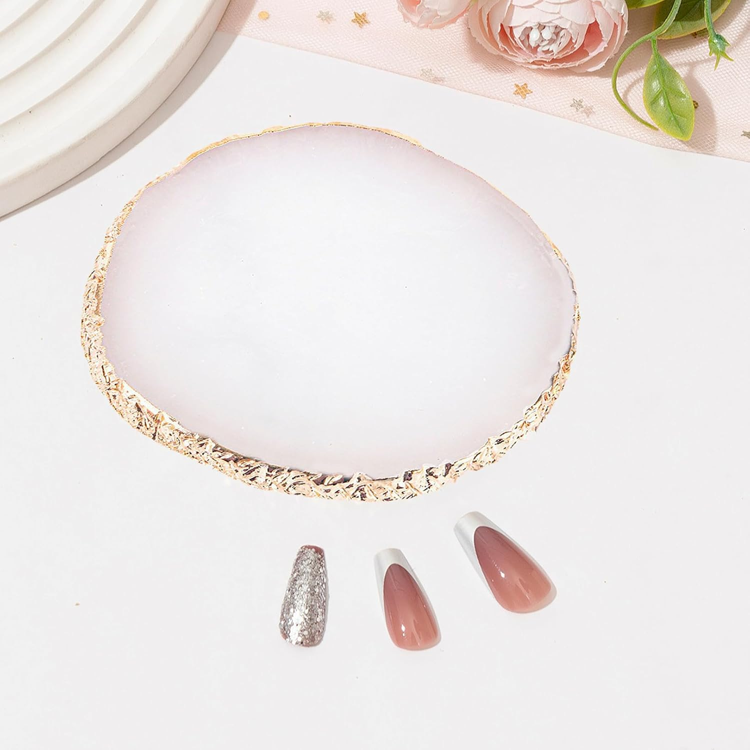 Manicure Painted, Resin Palette, Nail Art Palette with Gold Edge, White Imitation Skristal, Irregular Shape, Manicure, Painted, Colour Mixing Palette, Reusable, Washable, Cosmetic Mixing Tools image number 2