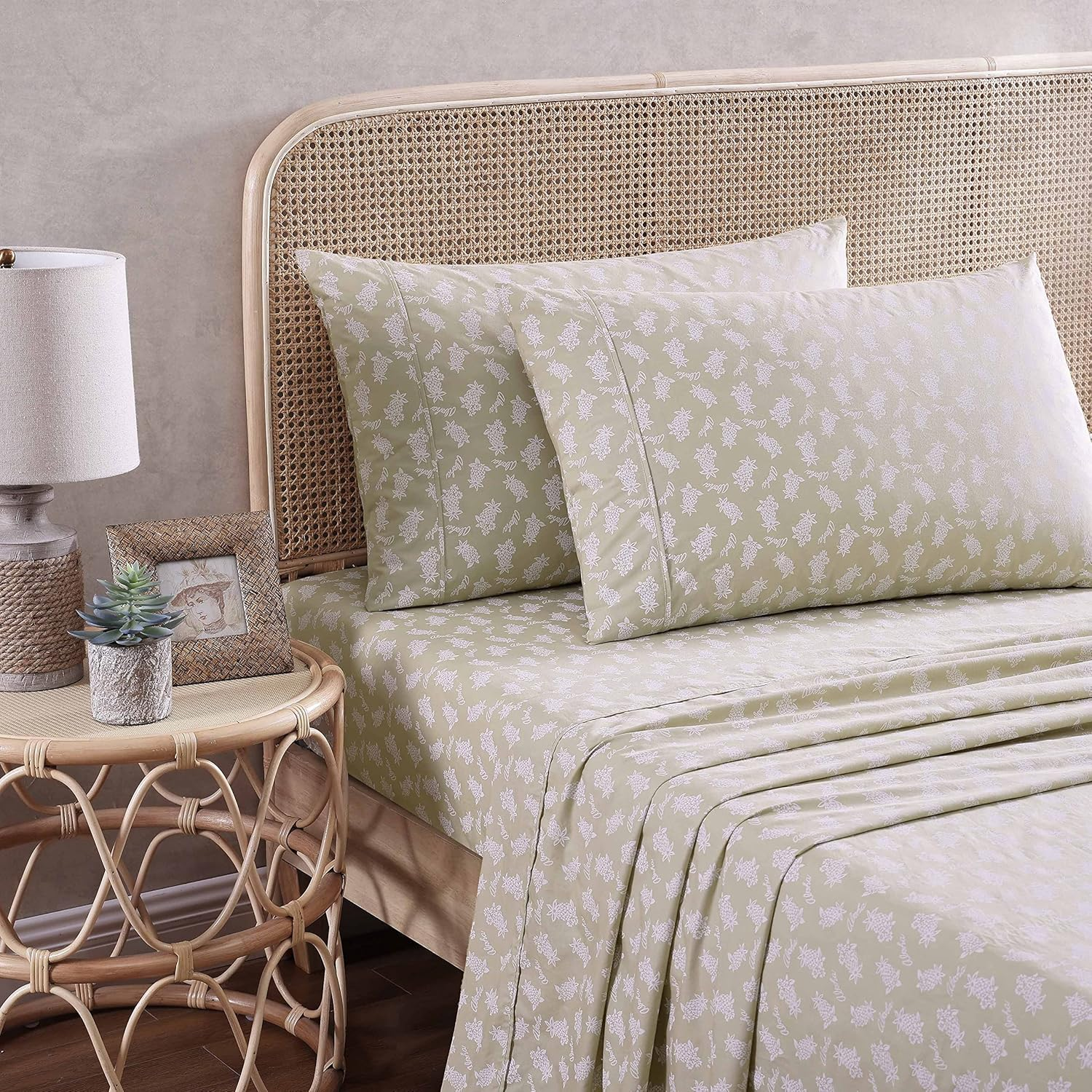 Tommy Bahama - Queen Sheets, Cotton Percale Bedding Set, Crisp & Cool, Stylish Home Decor (Aloha Pinapple Green, Queen) image number 2
