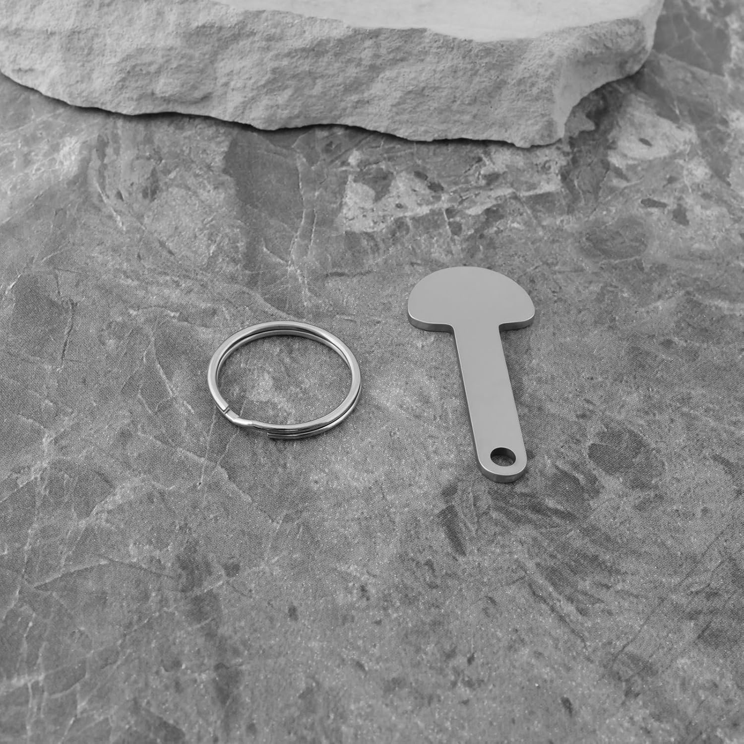 Emsea 4Pcs Reusable Supermarket Trolley Release Key with Ring Stainless Steel Compatible with B&M Compatible with Asda Trolley, 46X23Mm