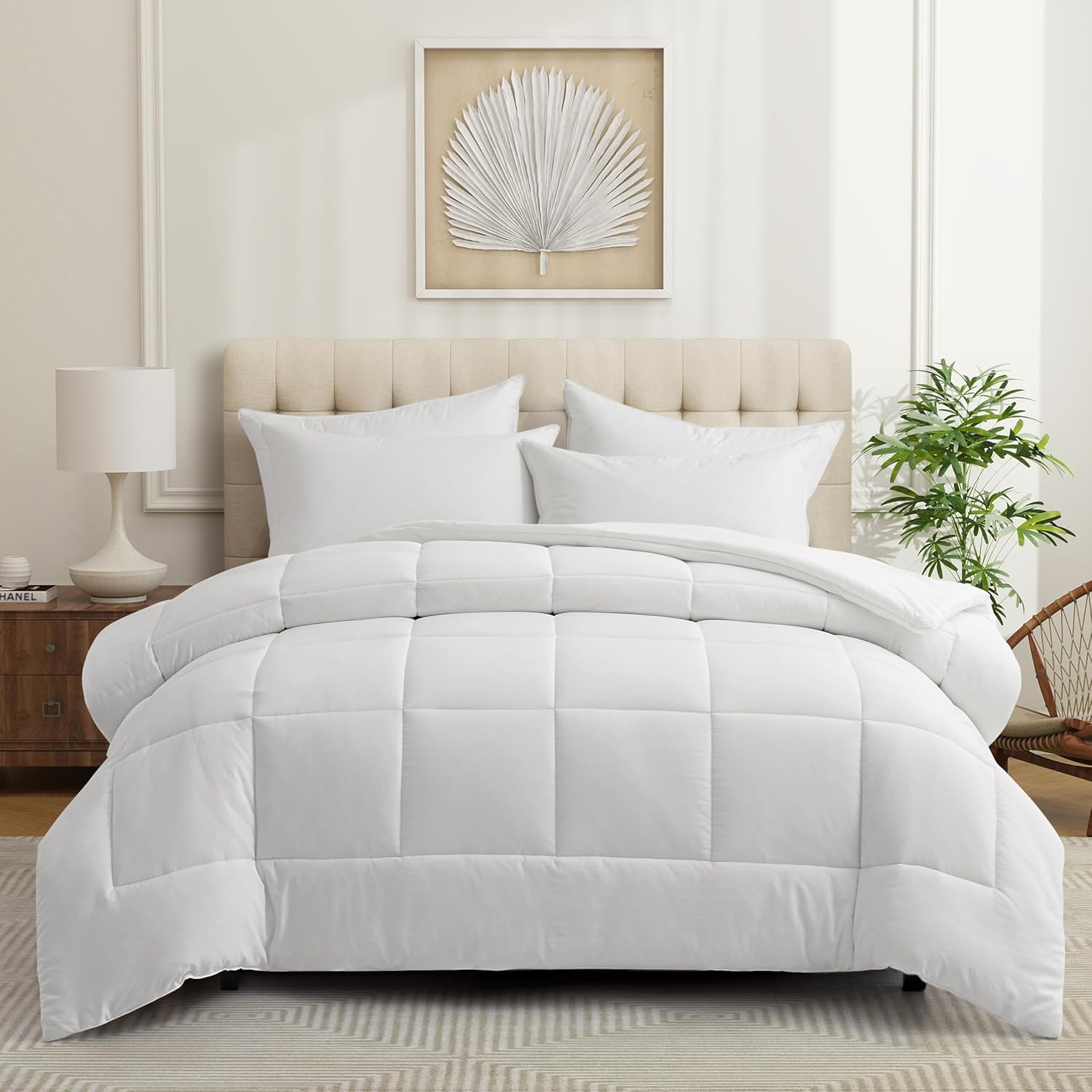 300GSM Ultra Soft Microfibre Quilt, Single Quilt Bedroom Lightweight and Breathable Quilt Comforter for All Seasons (140 * 210Cm, White) image number 1