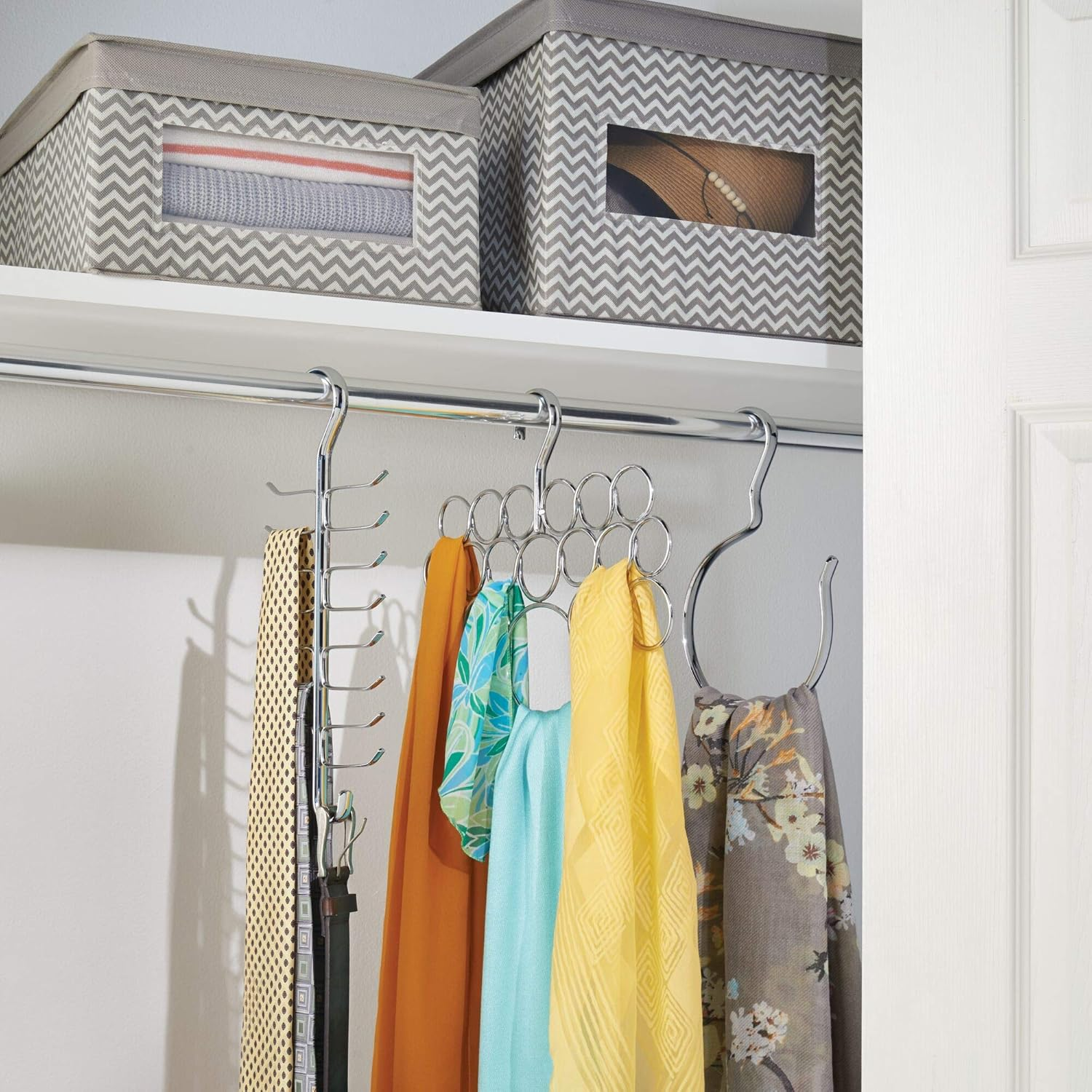 Interdesign Axis Scarf Holder with 18 Rings, Wardrobe Organiser for Scarves, Ties, Belts Etc., Made of Metal, Silver - Chrome image number 5