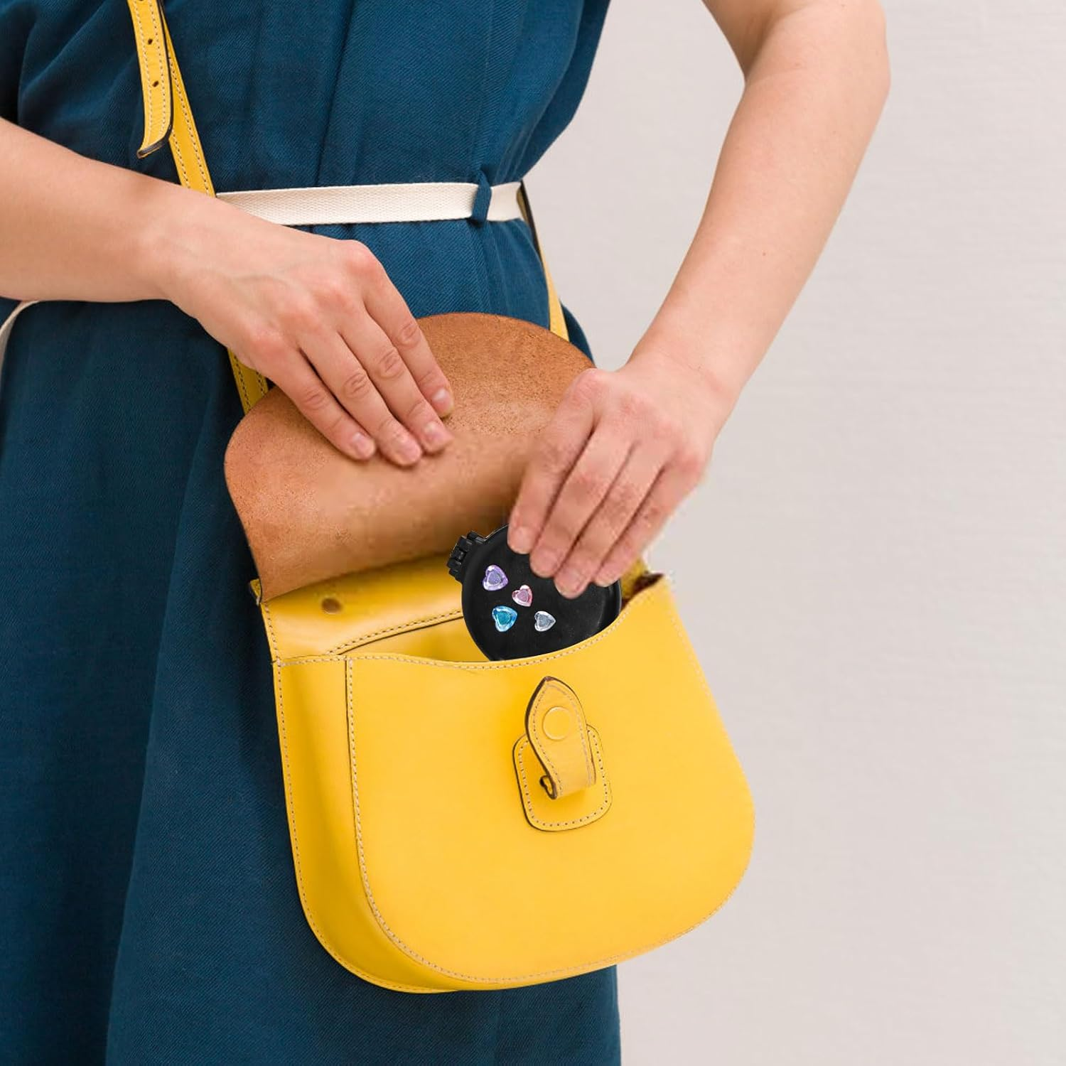 6 Colors Foldable Mirror Hairbrush, 2 in 1 Compact Pocket Mirror Comb in Bulk, with DIY Stickers, Travel Mini Hairbrush Makeup Mirror for Women Girls (6-PACK) image number 5