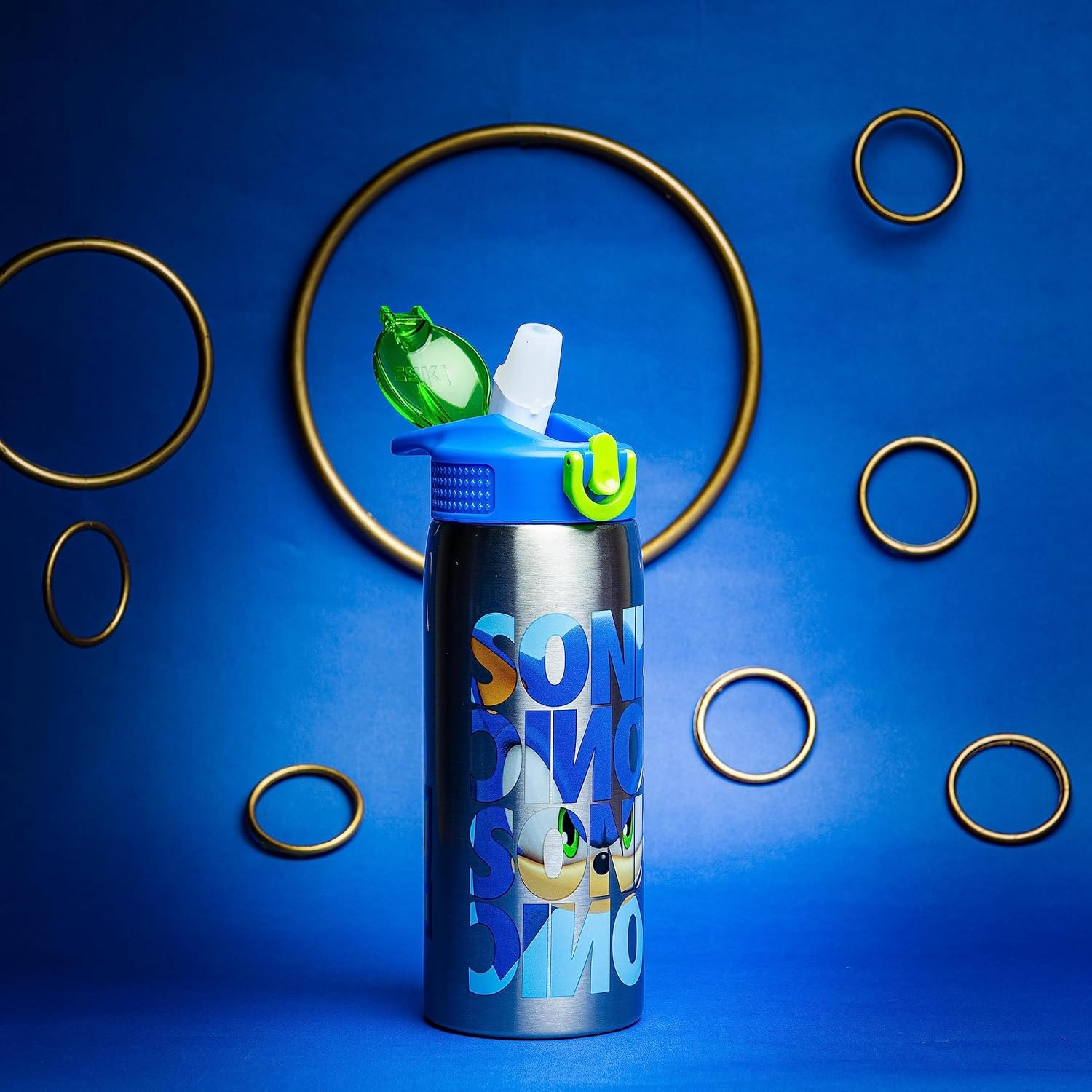 Zak Designs Sonic the Hedgehog Water Bottle for Travel and at Home, 19 Oz Vacuum Insulated Stainless Steel with Locking Spout Cover, Built-In Carrying Loop, Leak-Proof Design (Sonic) image number 4