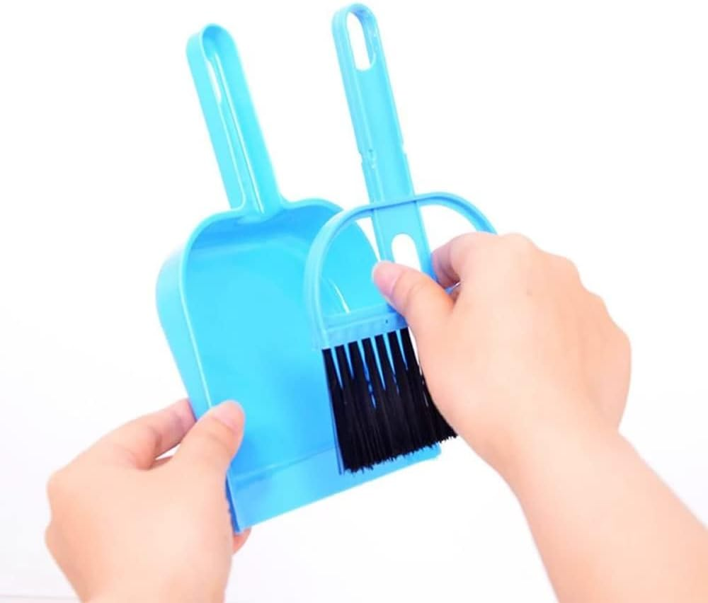 Mini Dustpan Brush Set Portable Plastic Brush Cleaning Dustpan for Cage Cleaning of Animals, Guinea Pigs, Rabbits, Hamsters, Reptiles (Red) - Red image number 2