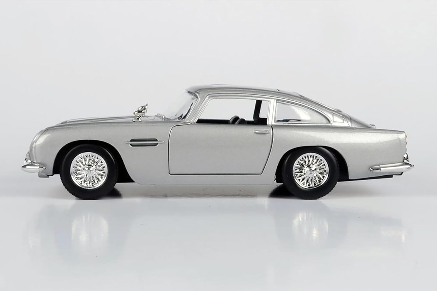 James Bond Collection - 1:24 Aston Martin Db5 image number 3