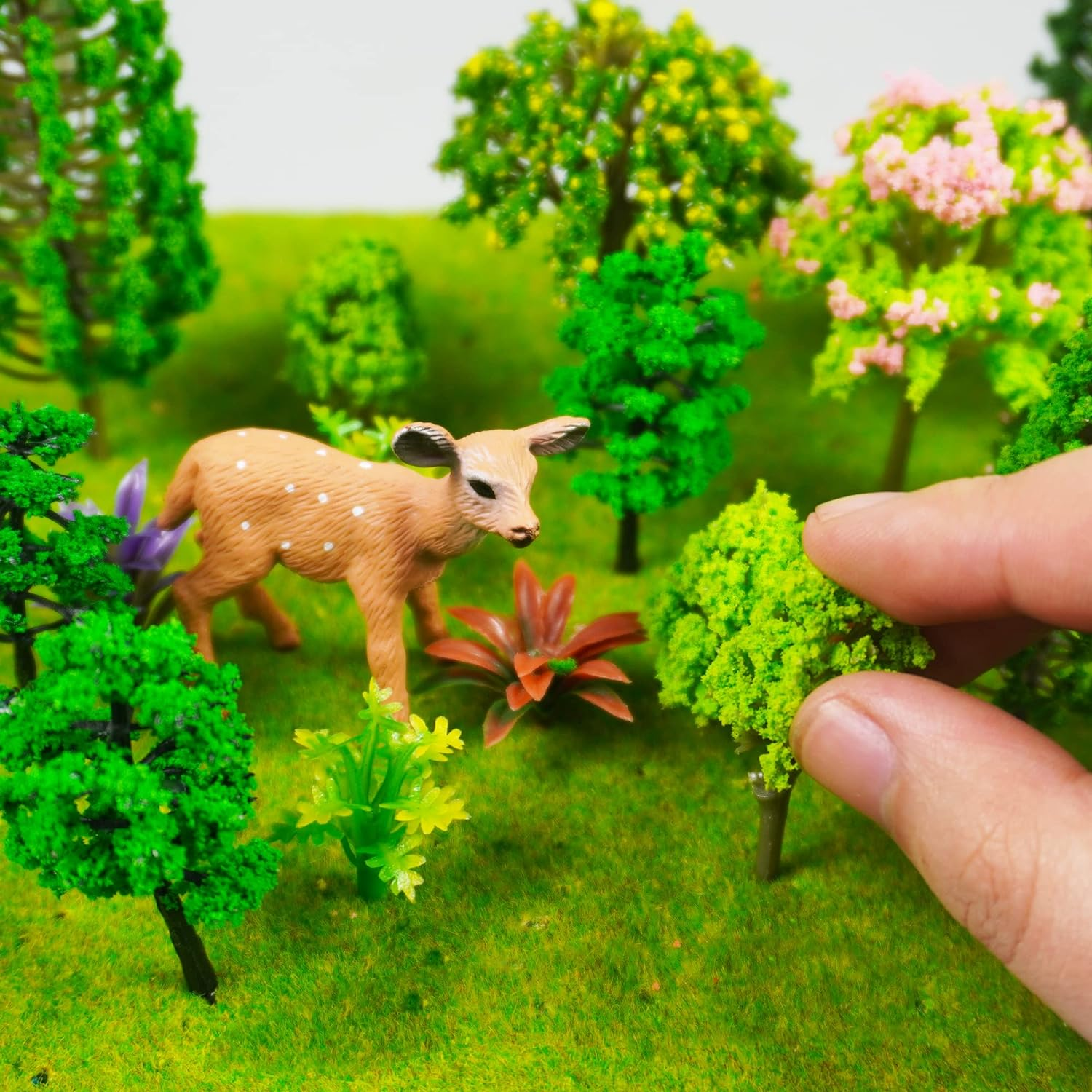 40 PCS Woodland Animals Figures Model Trees, 5 Pcs Animal Toy Figurines and 35 Pcs Mixed Plastic Trees Forest for Woodland Cake Toppers Decorations Birthday Party Supplies image number 3