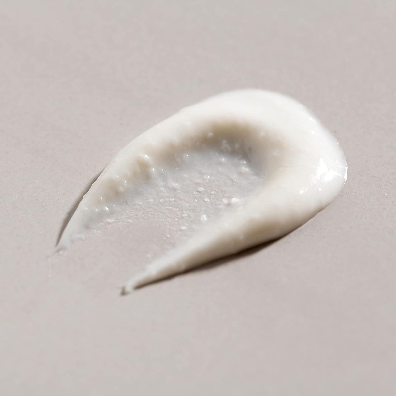 Ocean Road White Body Scrub 200Ml &ndash; Gentle Exfoliating Scrub with Detoxifying Red Seaweed & Antioxidant Australian Botanicals &ndash; Ethically Sourced, Vegan, Sustainable Skincare for Smooth, Youthful Skin image number 2