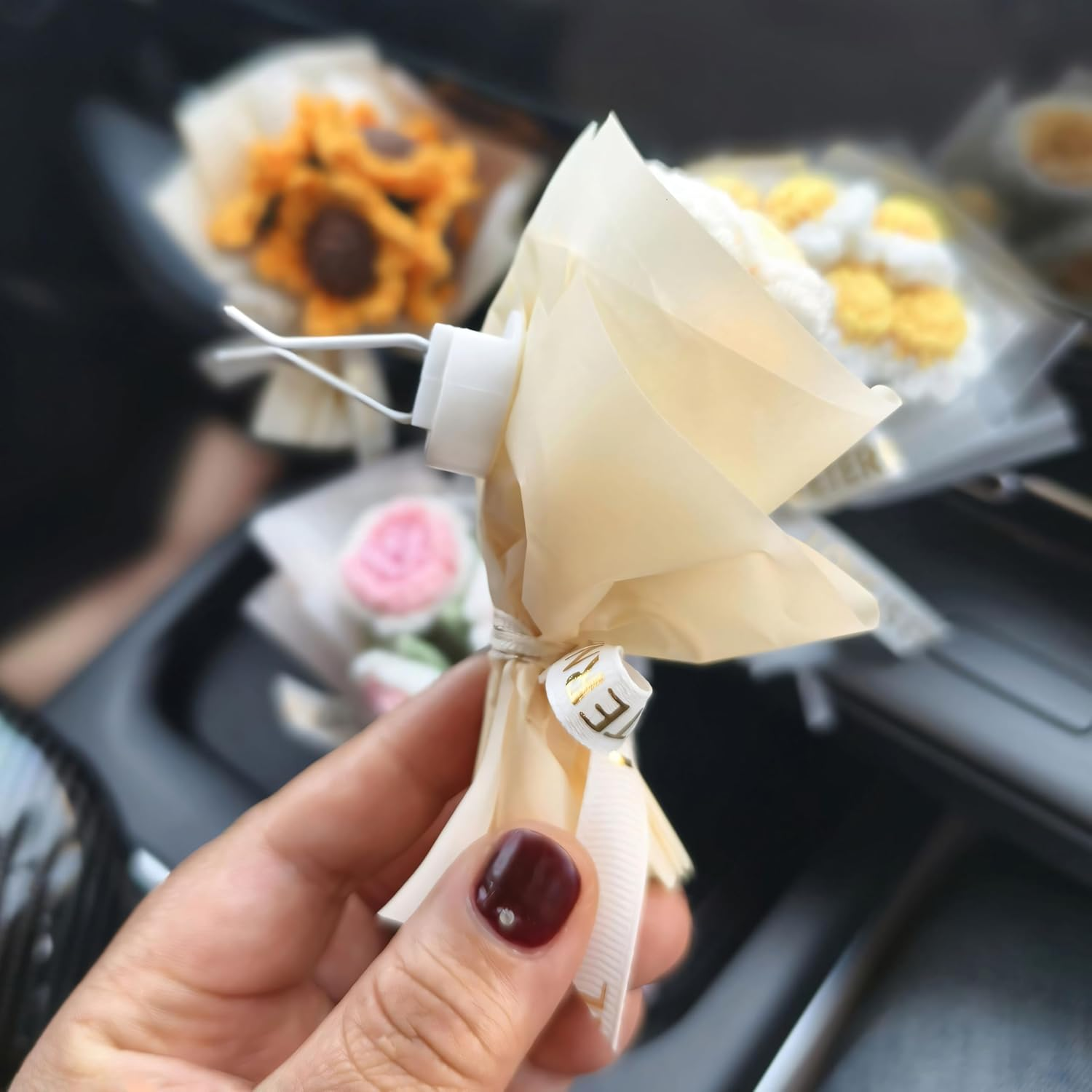 Handmade Pink Rose Car Vent Decor &ndash; Knitted Flower Bouquet, Elegant Gift Box, Perfect Car Interior Accessory for Women and Girls image number 6