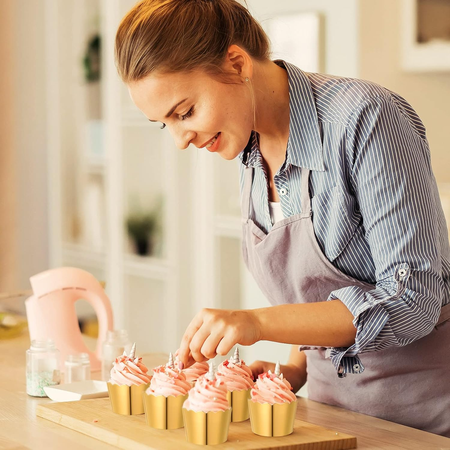 Meanplan 100 Pcs Foil Cupcake Liners Sturdy Muffin Baking Cups Cupcake Wrappers for Christmas Wedding Birthday Party Decoration, 1.97 X 1.77 Inch (Gold) image number 2