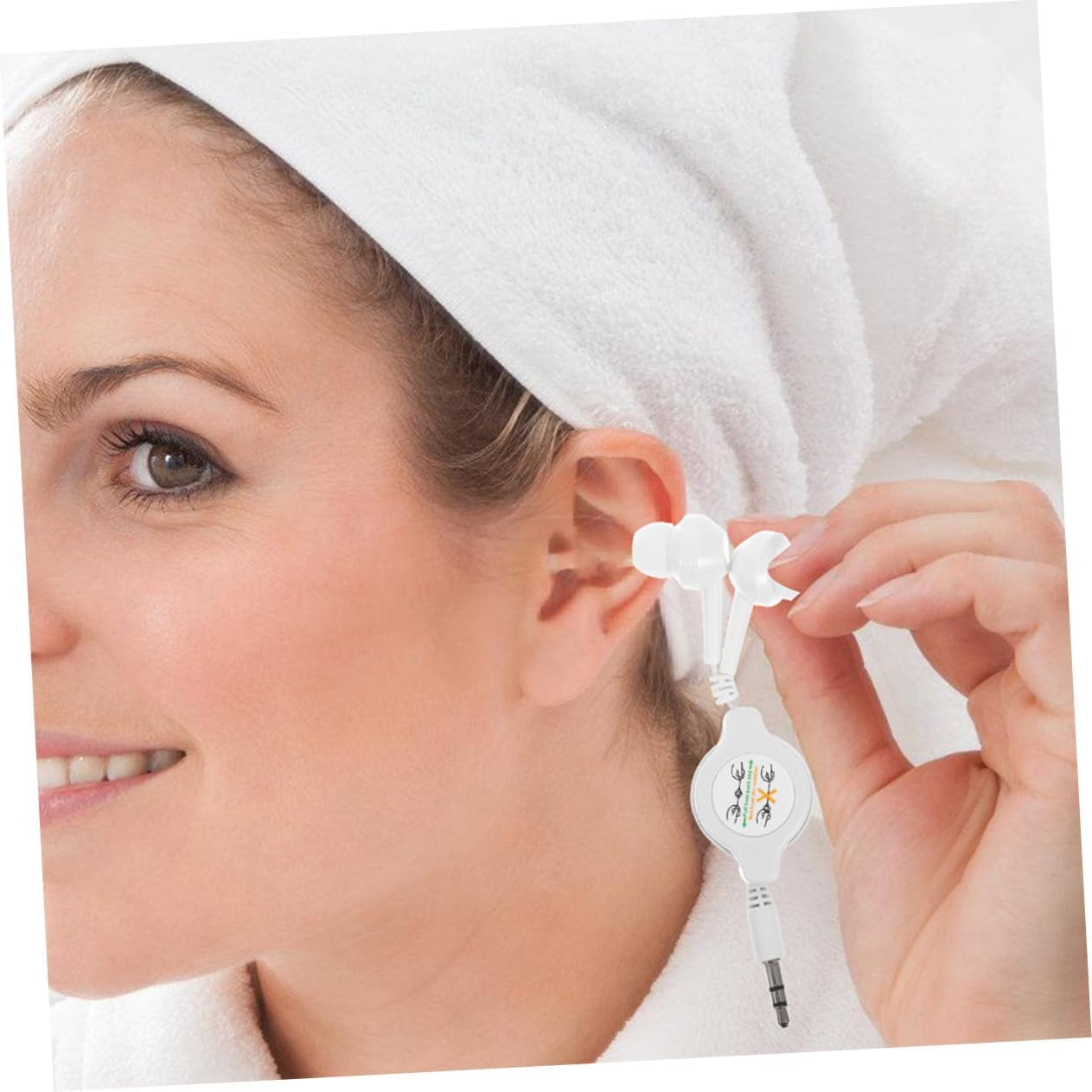 2Pcs Retractable In-Ear Earphones Lightweight Noise-Canceling Earbuds Portable Design for Travel Commuting and Exercise image number 2