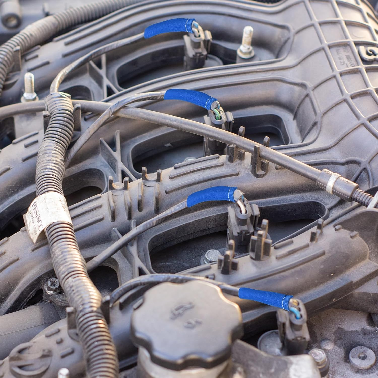 8Pcs Spark Plug Wire Heat Shield for Ford Chevrolet, 5.51X1.46In 2500 Degree Spark Plug Heat Boot Cover Protector Replacement Plug Wire Heat Protection Sleeve for LS1 / LS2 SBC BBC 350 454(Blue) image number 6