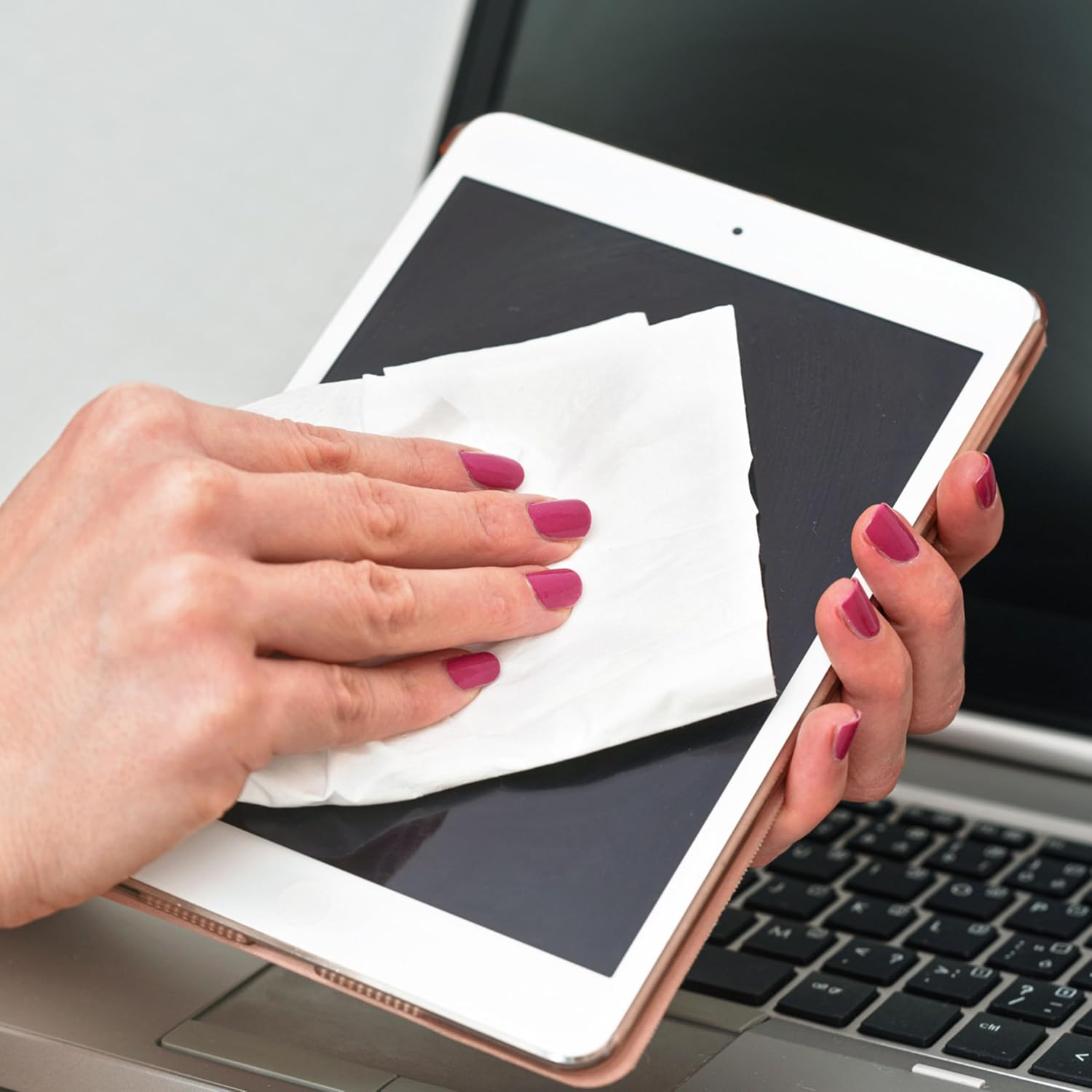 Laser 3 Pack Screen Cleaning Wipes (100 per Pack) &ndash; Anti-Static Alcohol-Free Wipes for TV, Laptop, Smartphone & Tablet Screens &ndash; Streak-Free Electronics Cleaner for Home or Office image number 6