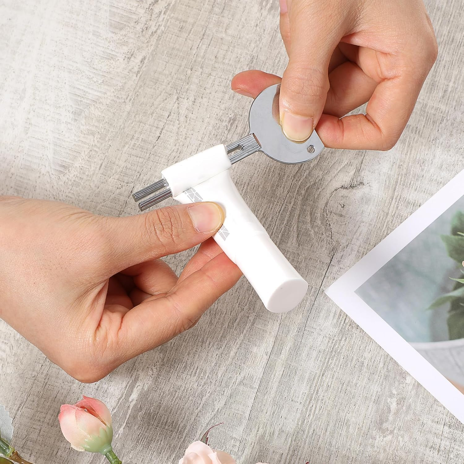 Metal Tube Squeezer Key Stainless Steel Toothpaste Roller,4Pcs Stainless Steel Toothpaste Squeezer Tube Roller Key,Metal Toothpaste Squeezer Tube Squeezer Key Squeezer Roller,Metal Toothpaste Squeezer image number 3