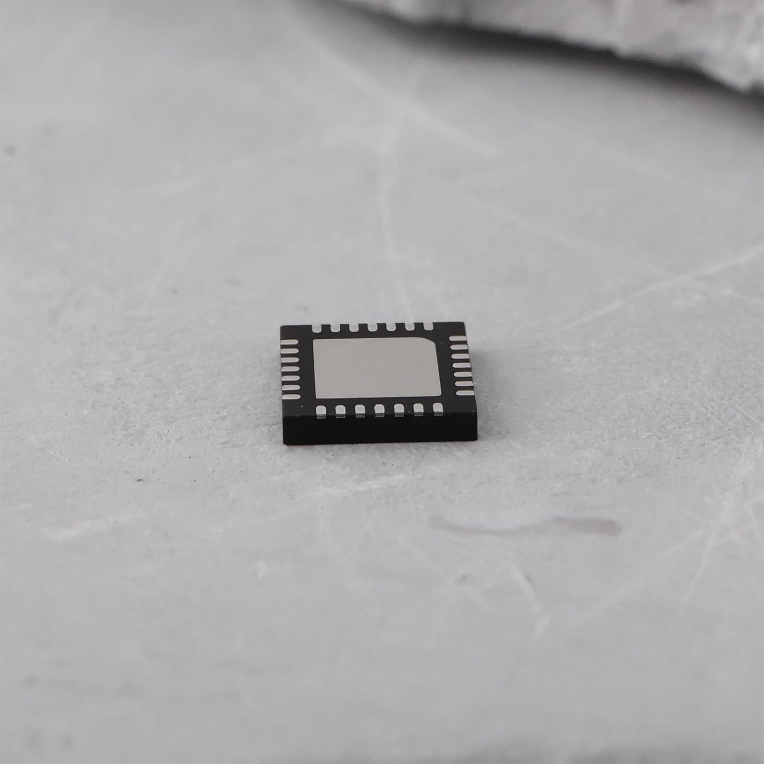 Create Idea Charging Control Chip BQ24800 BQ24800RUYR Compatible with Laptop Motherboard and Battery Pack Applications image number 6