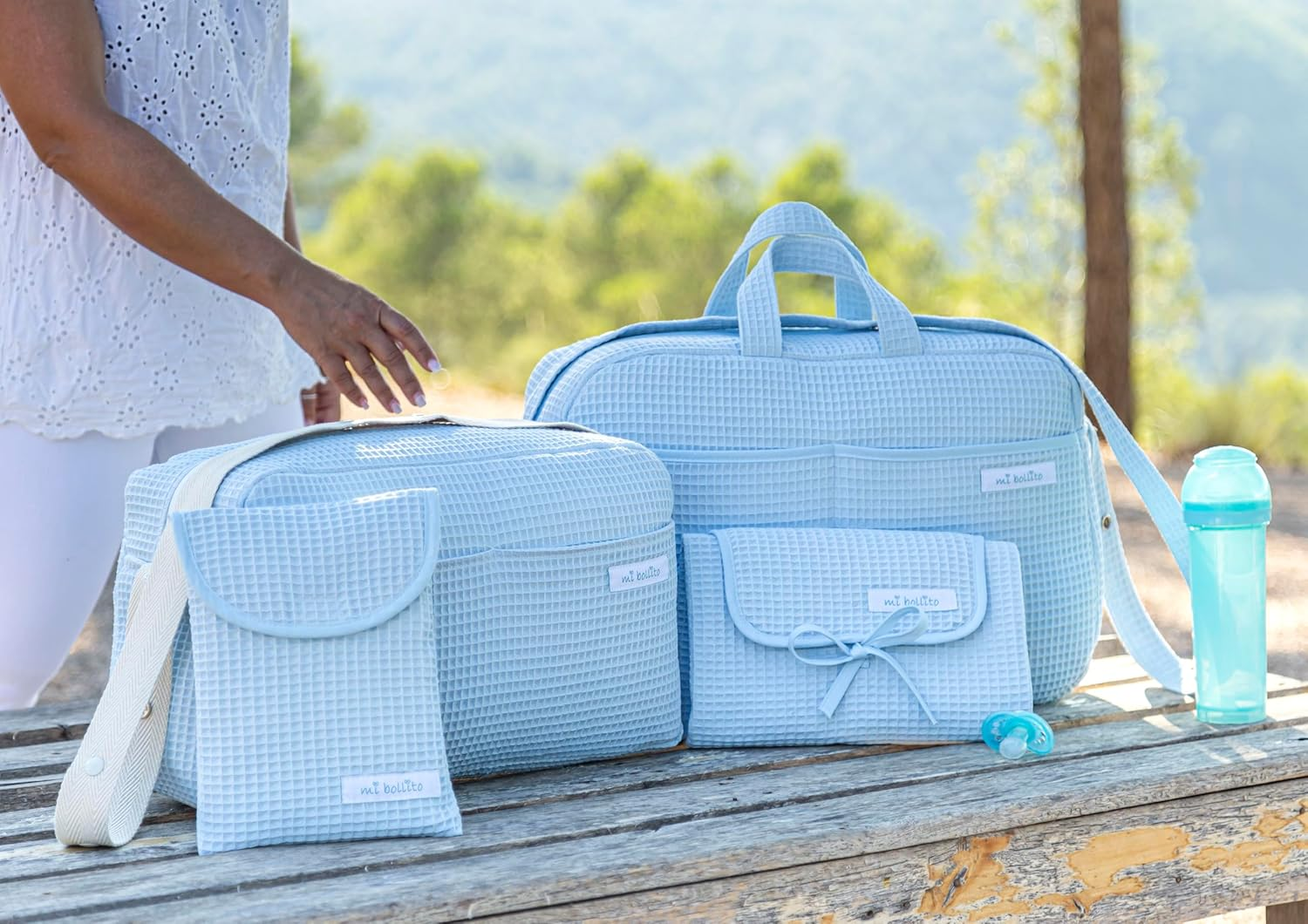 Essential Set for Moms, Dads and Babies: Maternity Bag, Changing Bag, Portable Changing Mat and Diaper and Wipes Organiser. Made in Spain., Lightblue, Einheitsgr&ouml;&szlig;e, Stylish image number 3