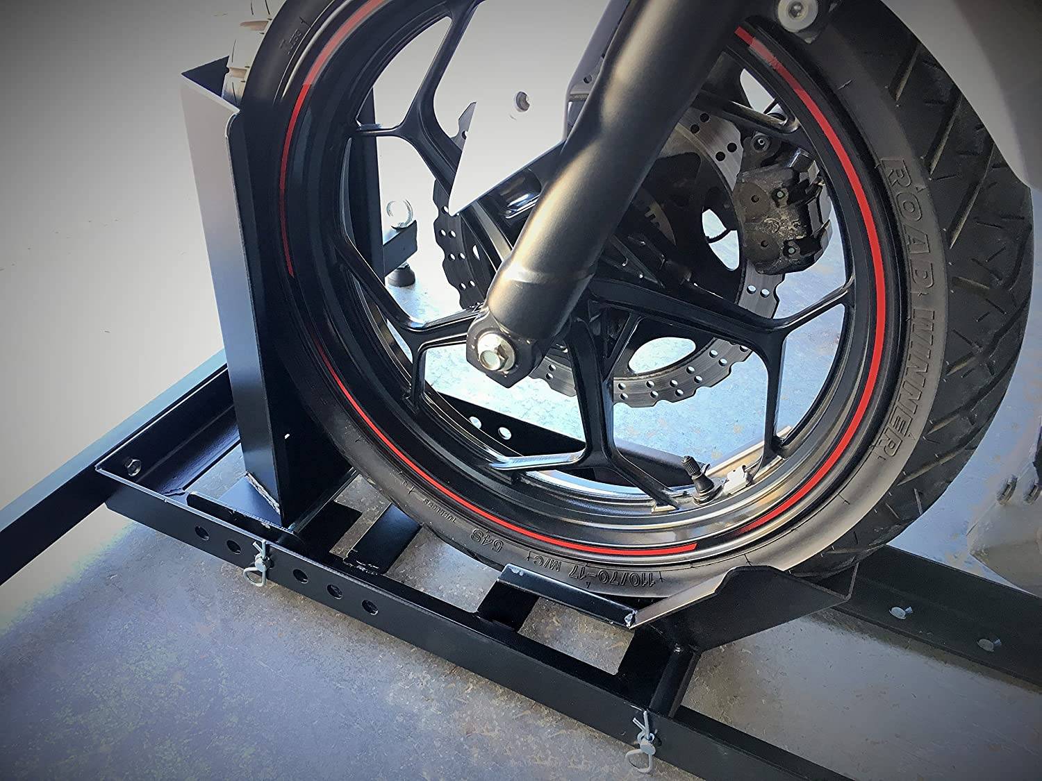 Maxxhaul 70271 Adjustable Motorcycle Wheel Chock Stand Heavy Duty 1800Lb Weight Capacity image number 3