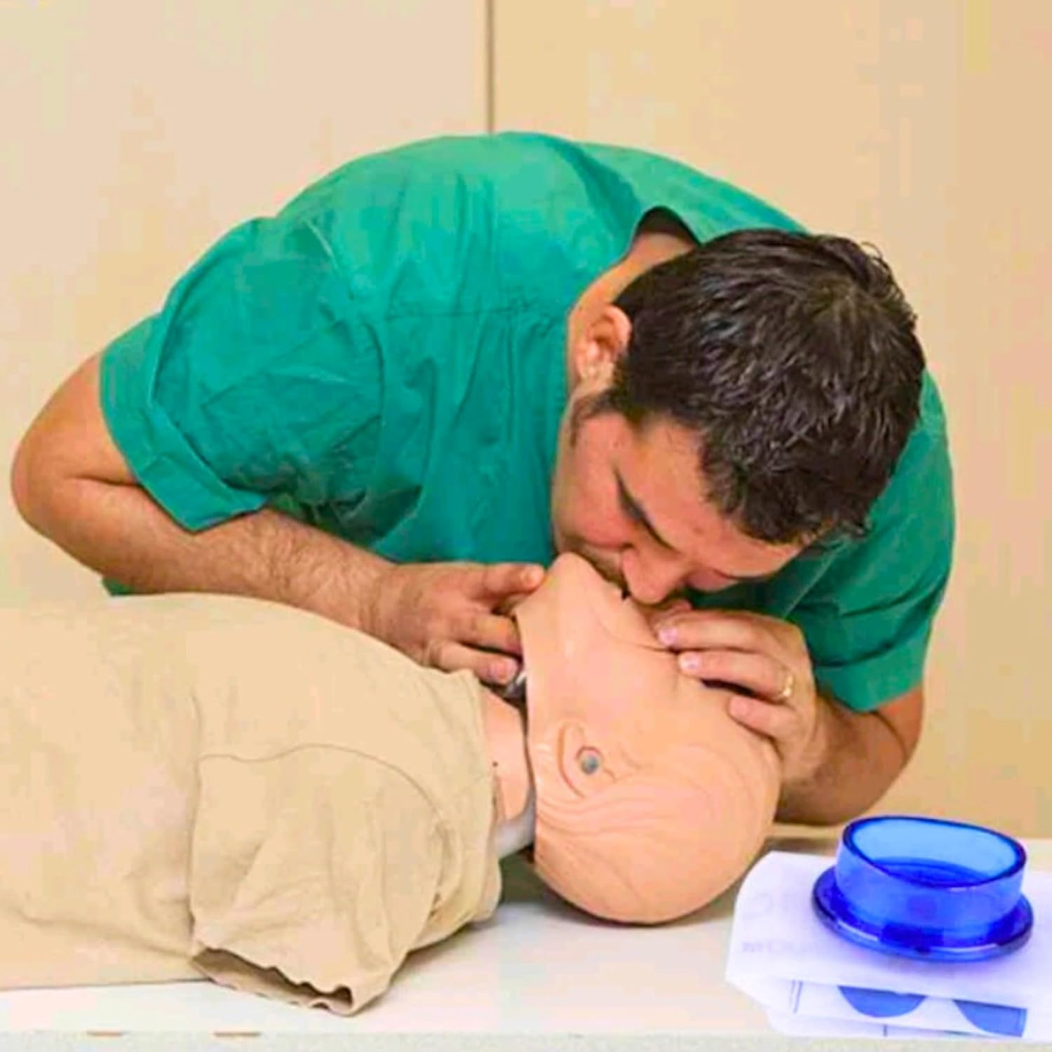 CPR Mask Kit, Mouth to Mask Device, Mouth to Mouth Barrier, CPR Face Shields Pocket Mask, First Aid Resuscitation Training (Set of 4) image number 3