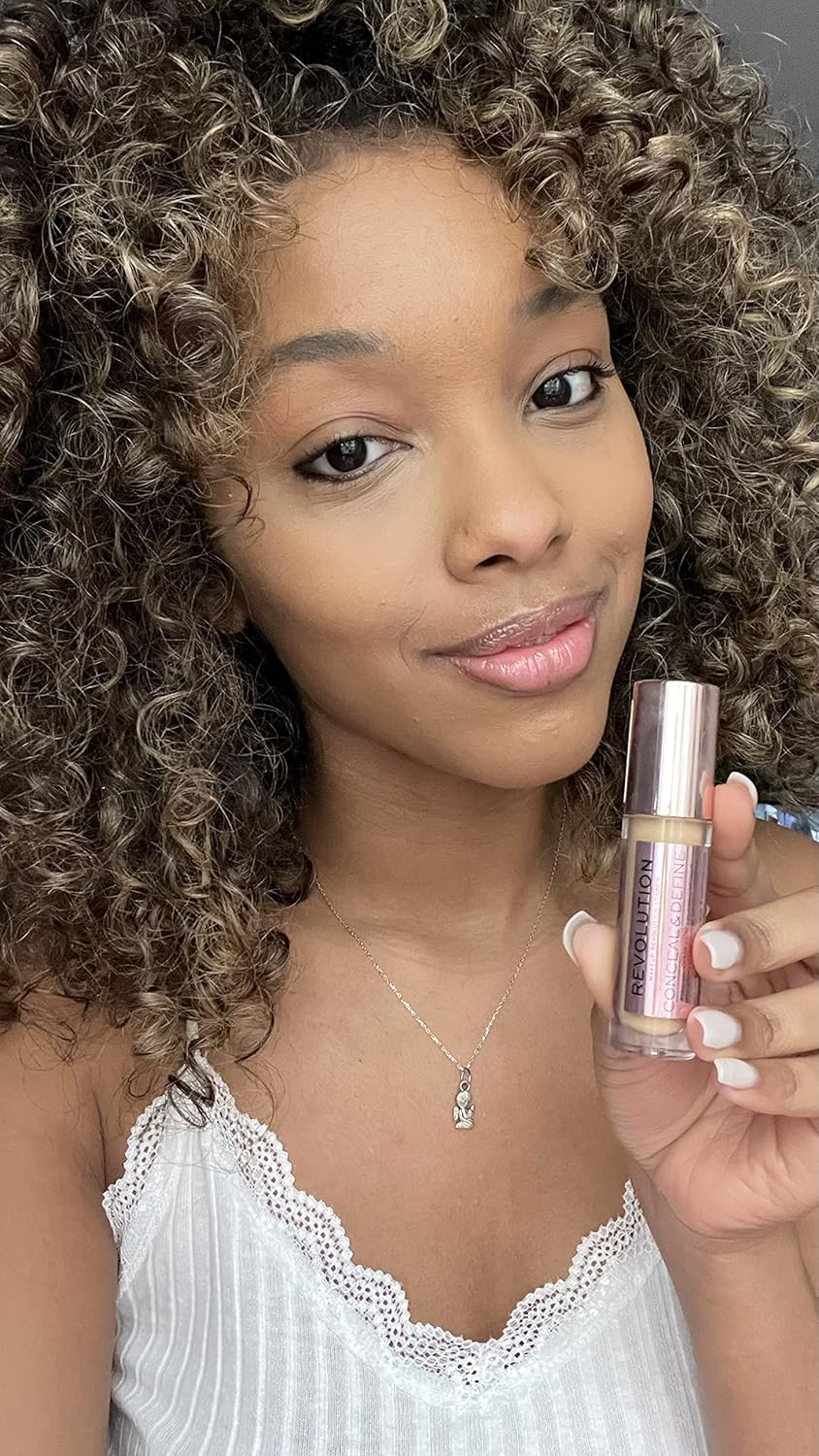 Makeup Revolution Conceal and Define Concealer (Eyeshadow), C10 Brown, 3.4Ml - C6.5 image number 3