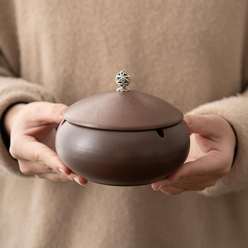 Handmade Ceramic Ashtray with Lid, Windproof Ash Tray, Office and Outdoor Decoration (Black)