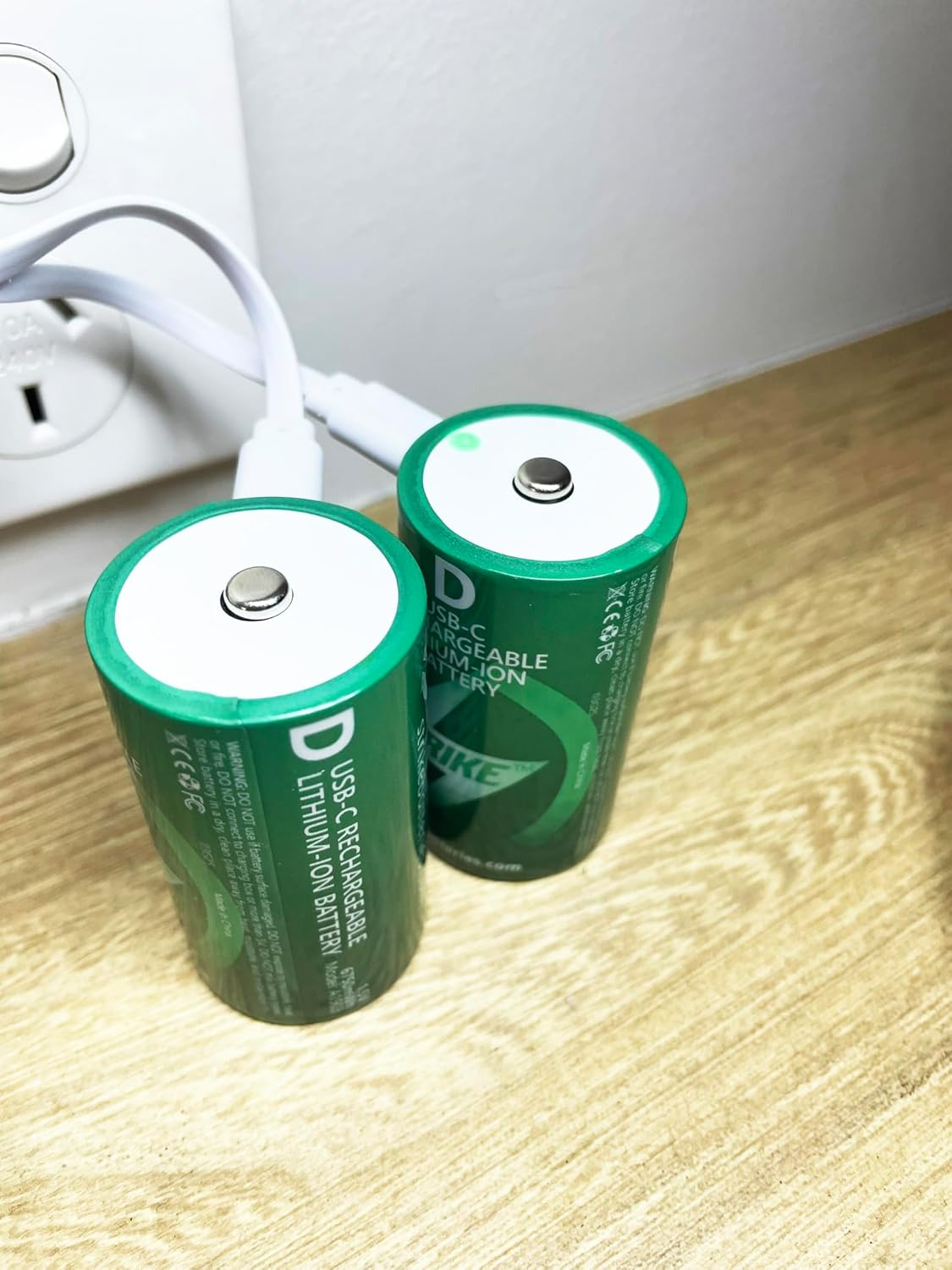 D Battery Lithium Ion 2 Pack Smart LED 1.5V 6750Mwh USB-C Rechargeable with Charging Cable, No Charging Box Needed! image number 3